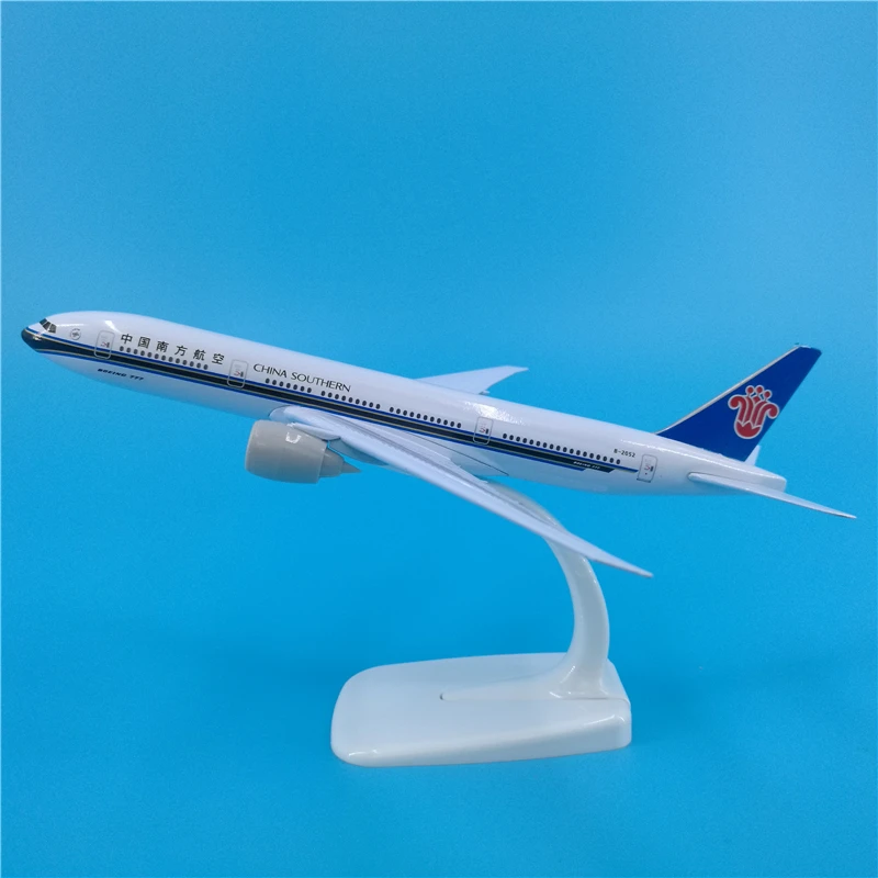 20cm Diecast 1:400 Scale China Southern Airlines B777 Alloy Static  Aircraft Model Ornament Collection Souvenir Display Toys