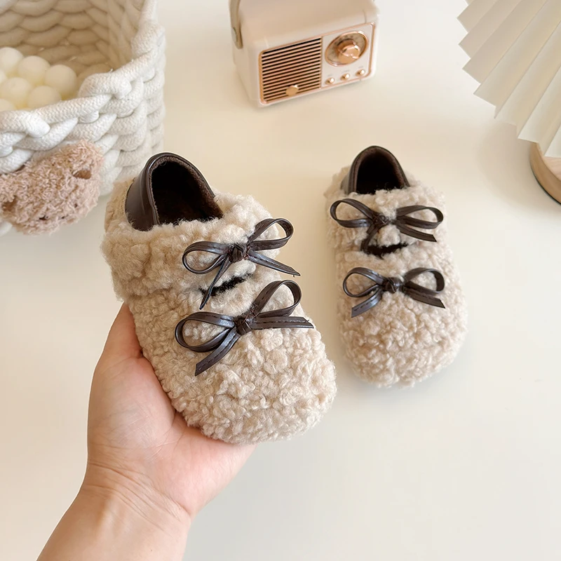 

2025 г., детская милая плюшевая обувь для девочек, новая зимняя модная нескользящая универсальная шикарная обувь принцессы в корейском стиле с мягкой подошвой