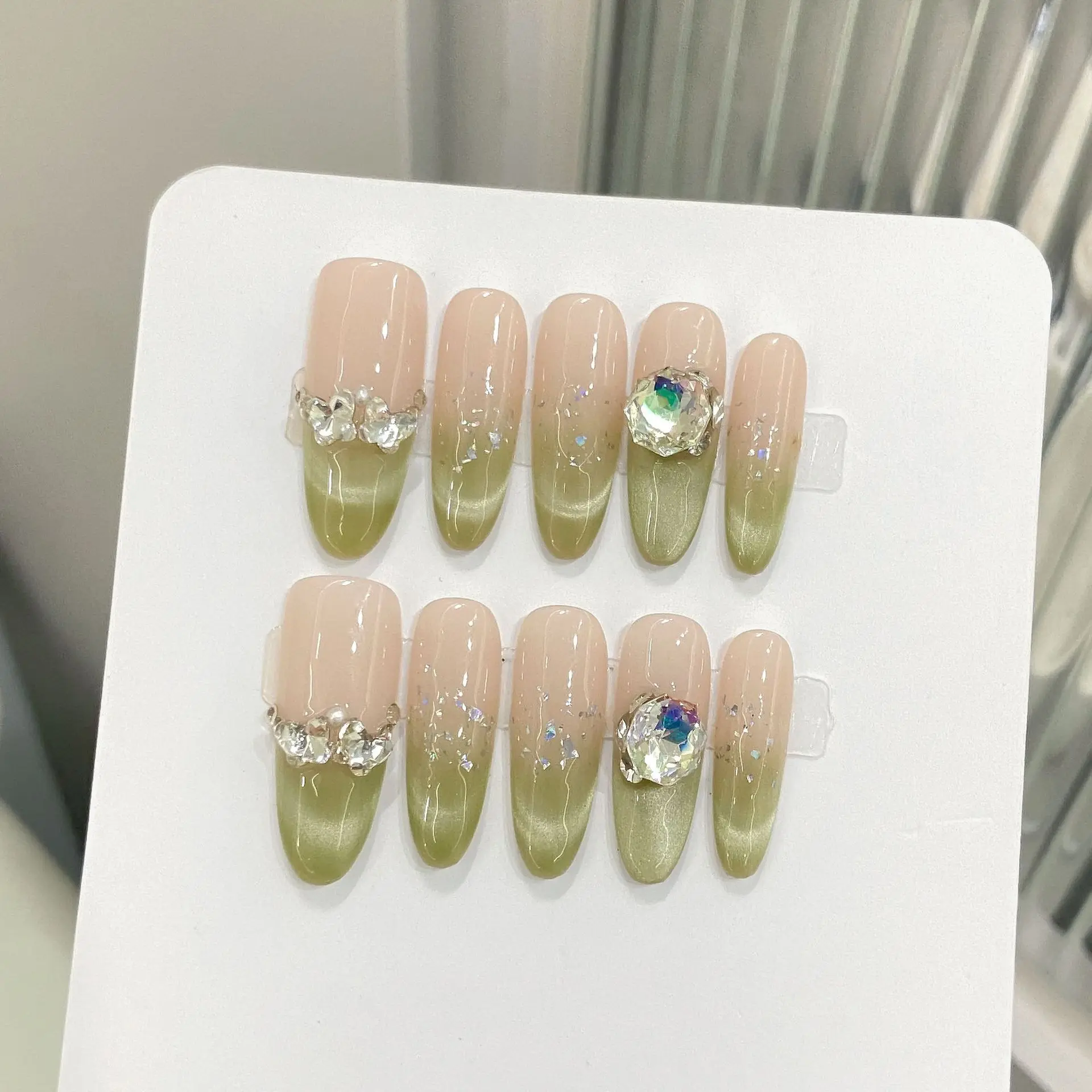 10 Uds. De uñas postizas transparentes con forma de goya, gradiente verde, ojo de gato, estilo francés, hechas a mano, decoración de diamantes, uñas postizas
