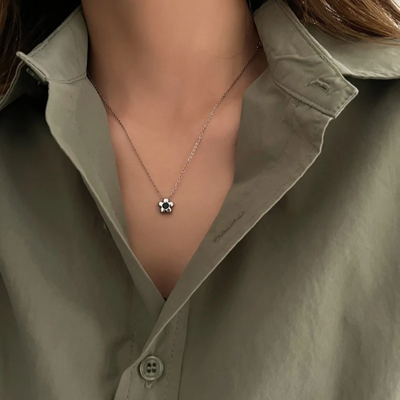 Punk Neck Chain Fashionable Women Neck Jewellery Gift Adjustable Clavicle Chain image 3