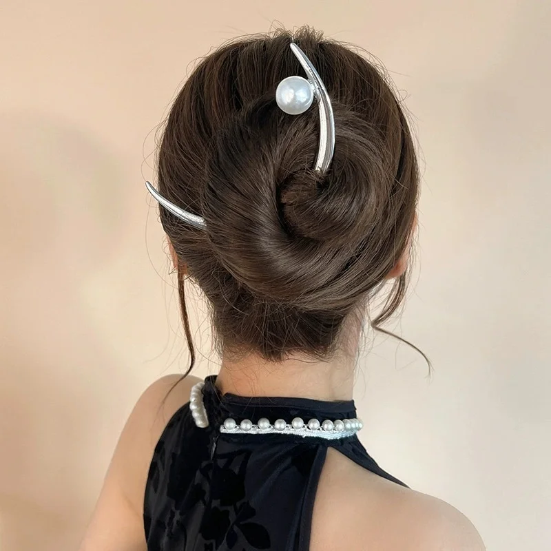 Pearl Hair Stick Crescent Moon Hair Pin Forks For Women Metal Hair Clip Barrettes Hairpin Hair Accessories Womens Sweet Headwear