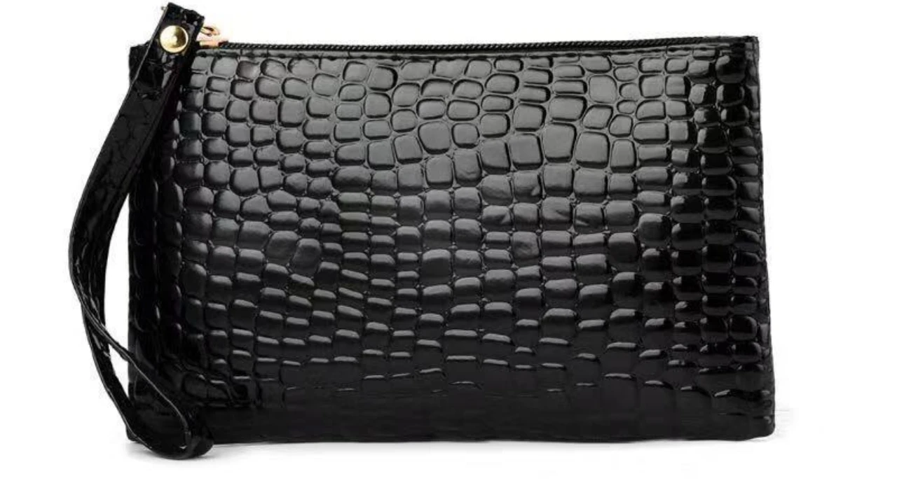 Korean-Style PU Crocodile Pattern Wallet & Change Bag. Medium-Long Size. Adult. Chic Design. New!