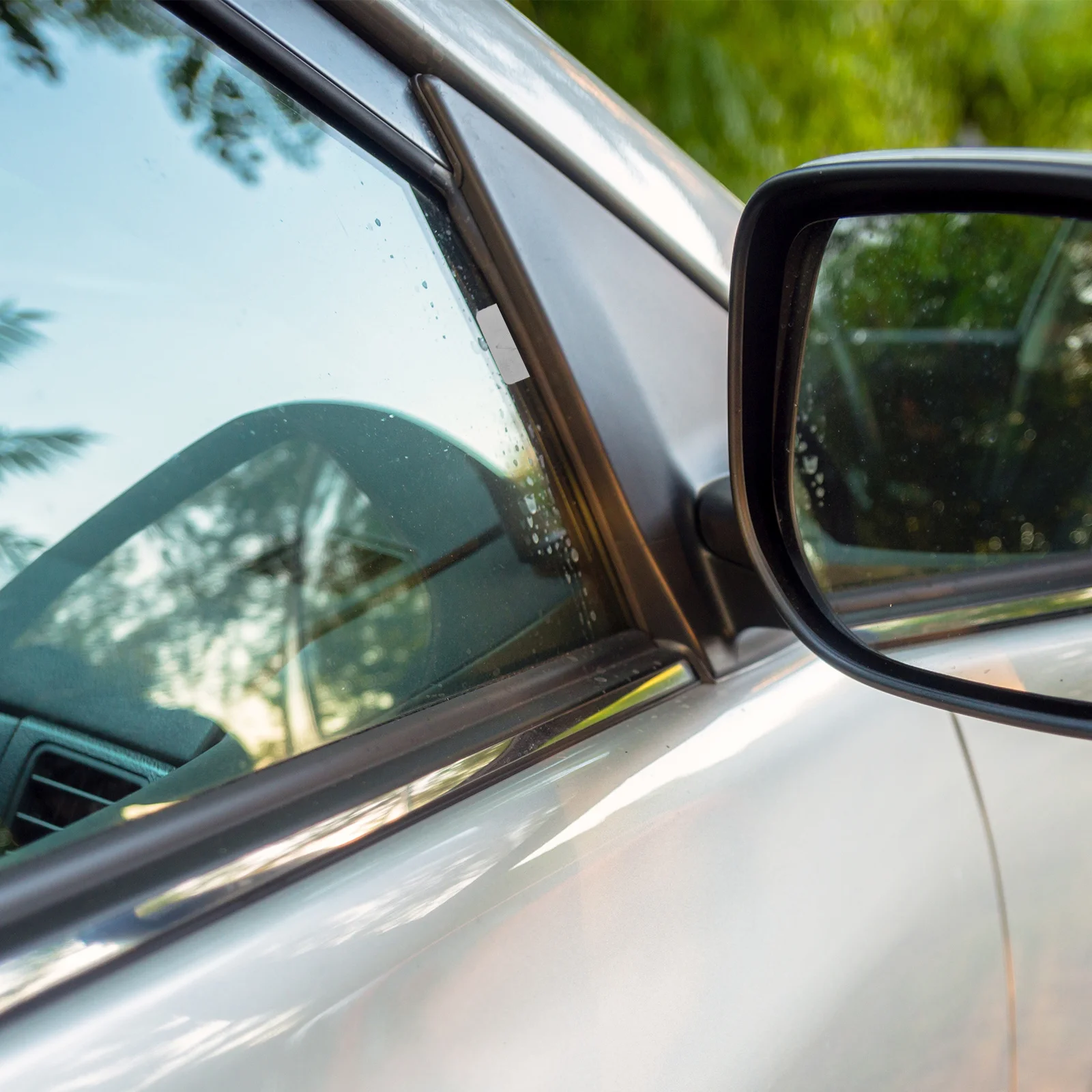 

12Pcs Car Wind Deflector Clips Wind Rain Guards Durable Iron Material Safe Driving Experience Rain Deflector Clips