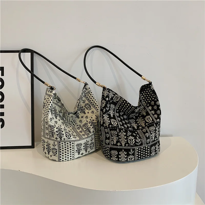 

Новая модная сумка, большая вместительная сумка для работы, нишевая сумка на одно плечо для подмышек, женская сумка с китайской вышивкой