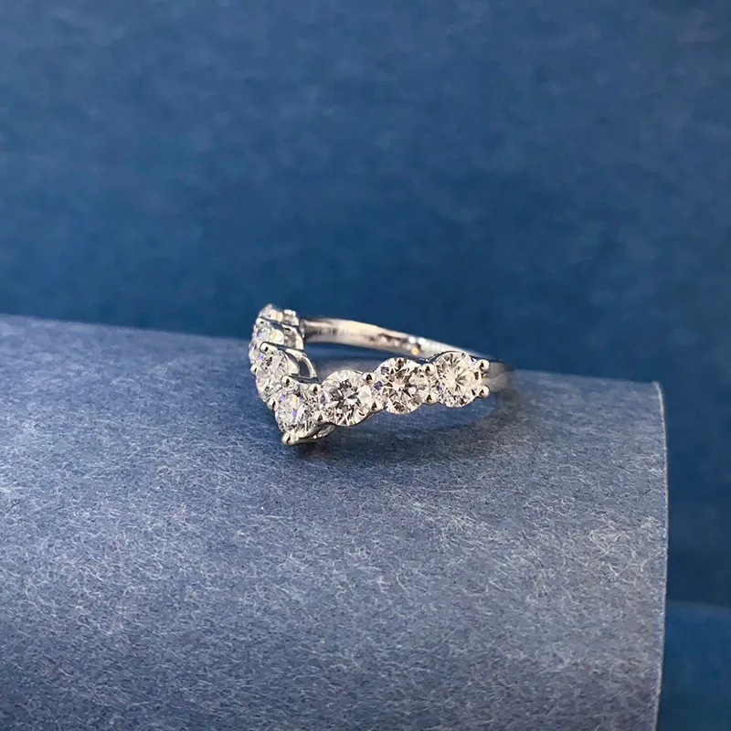 V-förmiger, stapelbarer Ring mit 0,3 Karat, runder Schliff, CVD HPHT, im Labor gezüchteter Diamant, Farbe DEF, Reinheit VS–VVS, Platin 950, edler Schmuck, Braut- und Hochzeitsring. – Detail 7