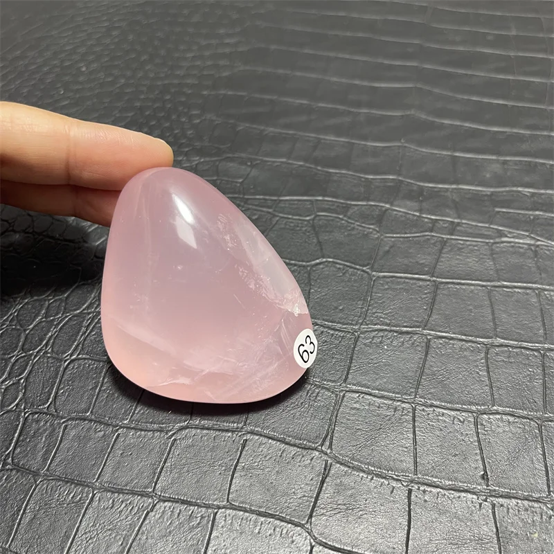 155g Natural Rose Quartz Palm Stone Elliptic Polished Natural Crystal Crafts Mineral Handicraft Decoration For Home Gift Ornamen