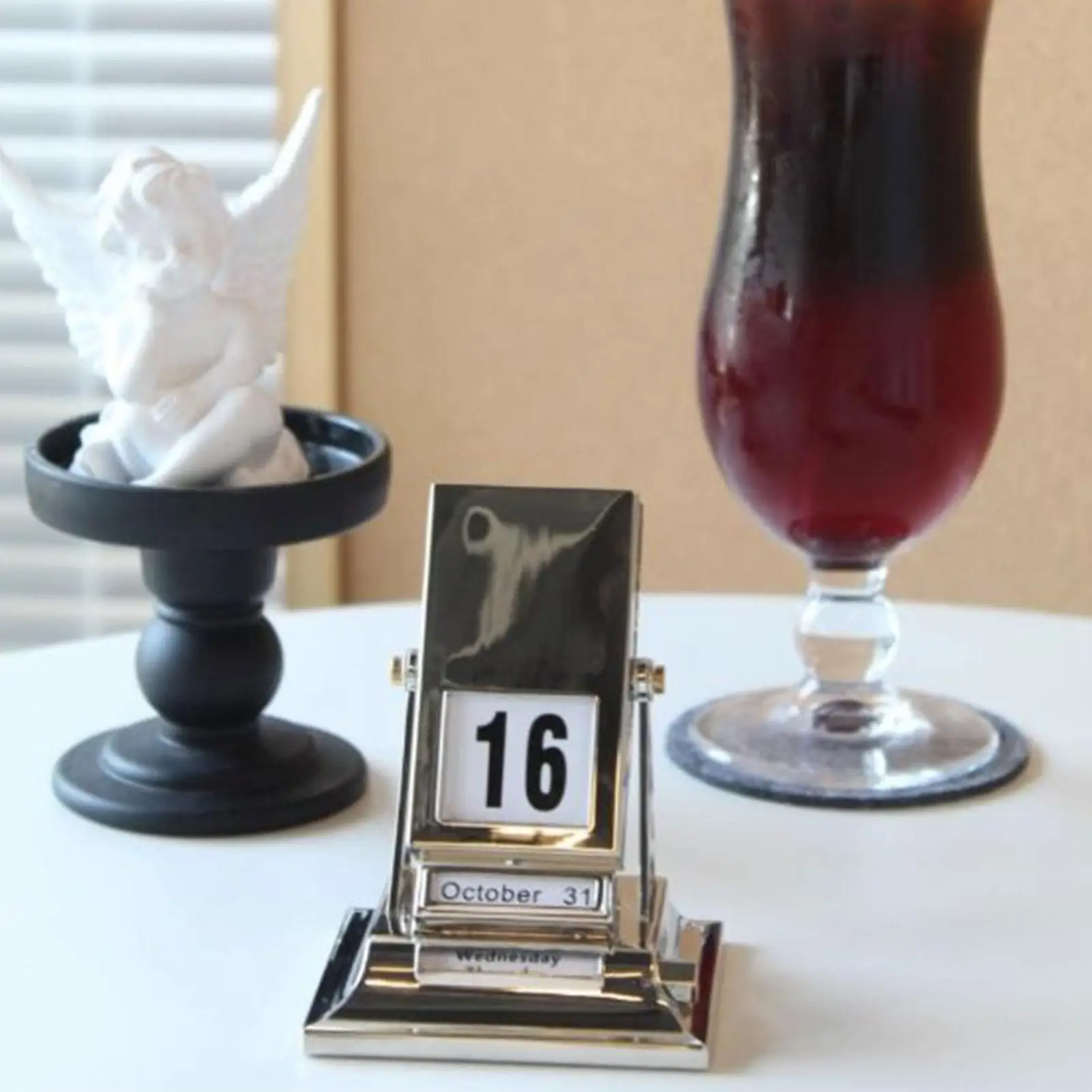 

Desk Calendar Desktop Metal Calendar Statue Tabletop Rotary Decoration Fidget Toy For Students Teachers Teens Women Men Shelf