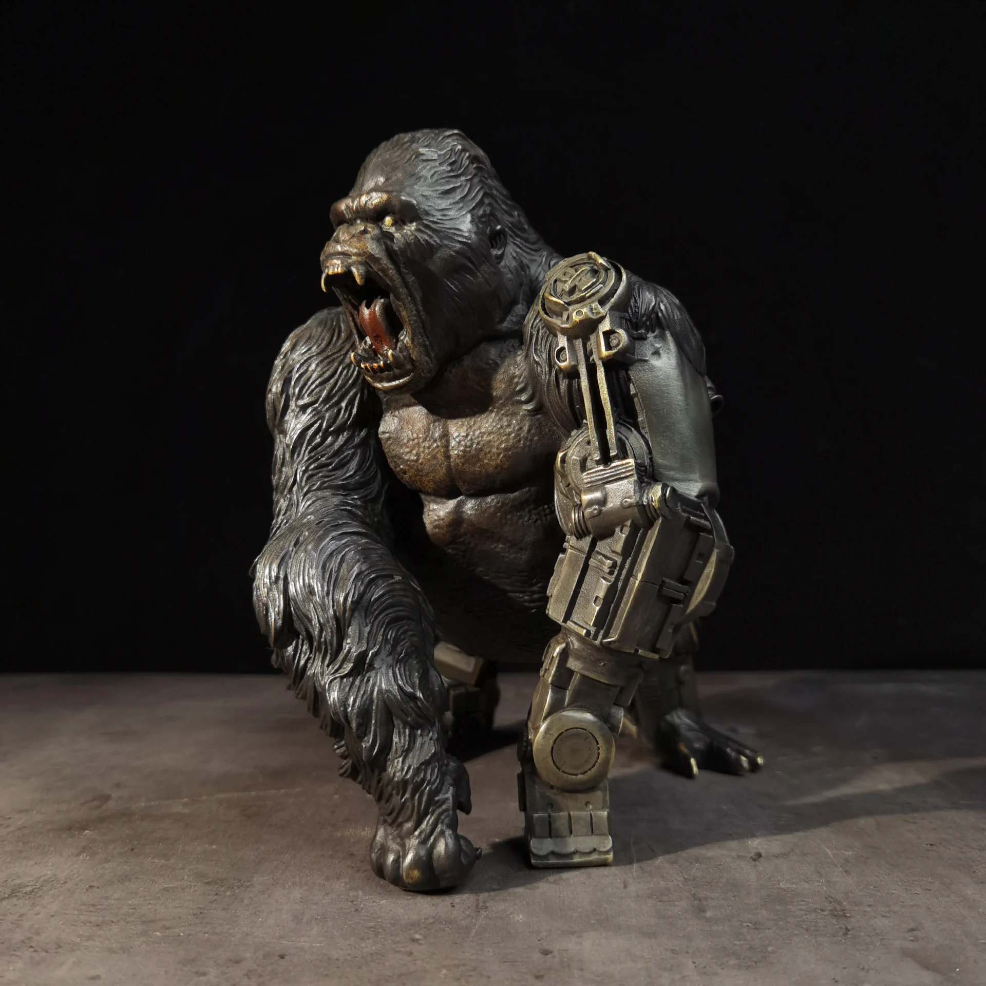 Famous sculptor Collectible works Postmodernism bronze Sculpture ART Mechanical gorilla HOME  office Bar Decorative statue