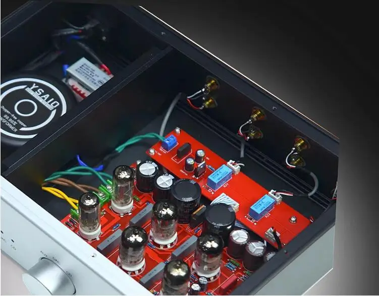 หลอดสเตอริโอแอมพลิฟายเออร์ HiFi D1อ้างถึงวงจร MC220ของ Mcintosh ที่มีอินพุต3ทาง