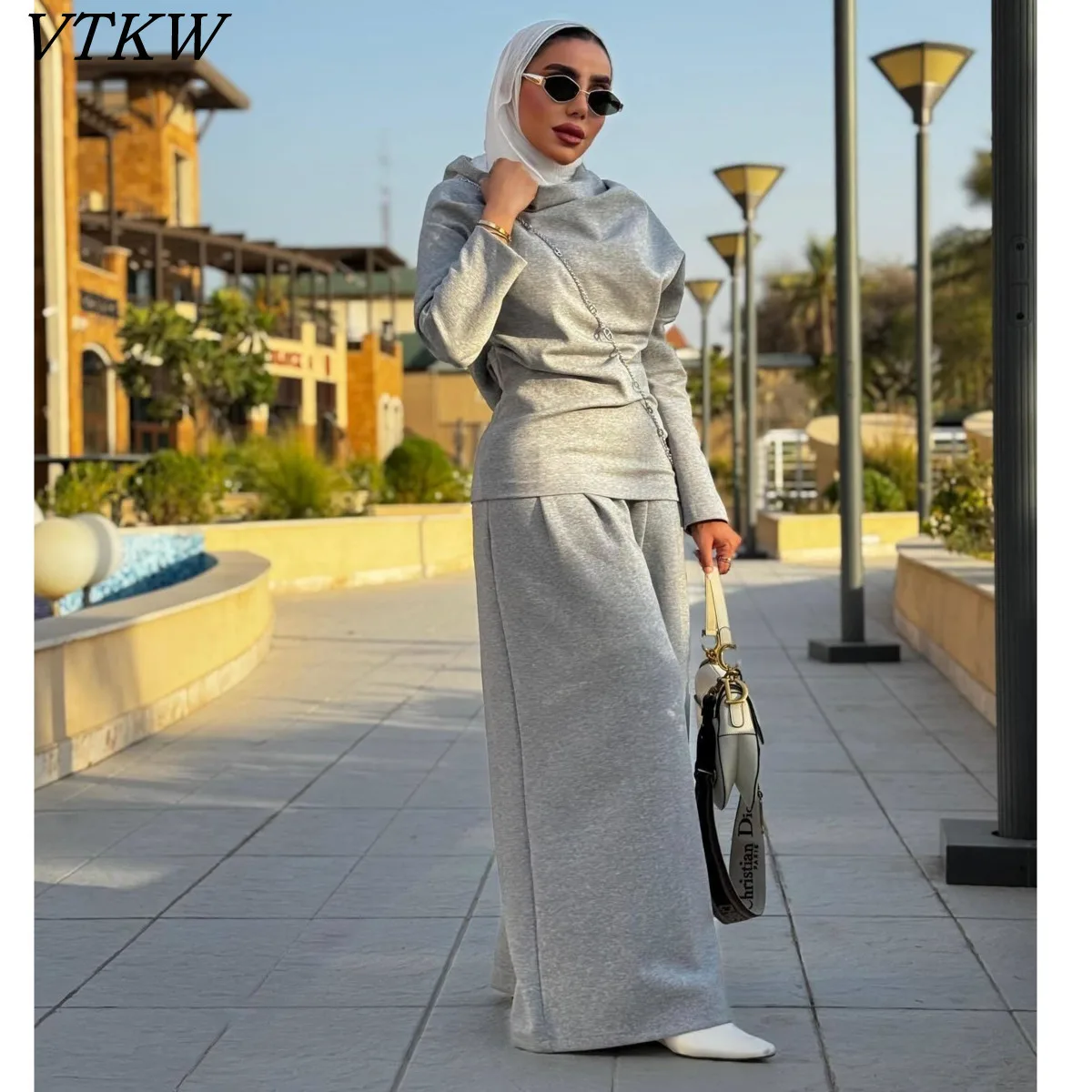 

VTKW 2025 Women’s Designer-Inspired Simple Off-Shoulder Sweatshirt Casual Pants Two-Piece Set Spring Summer Lightweight Fashion
