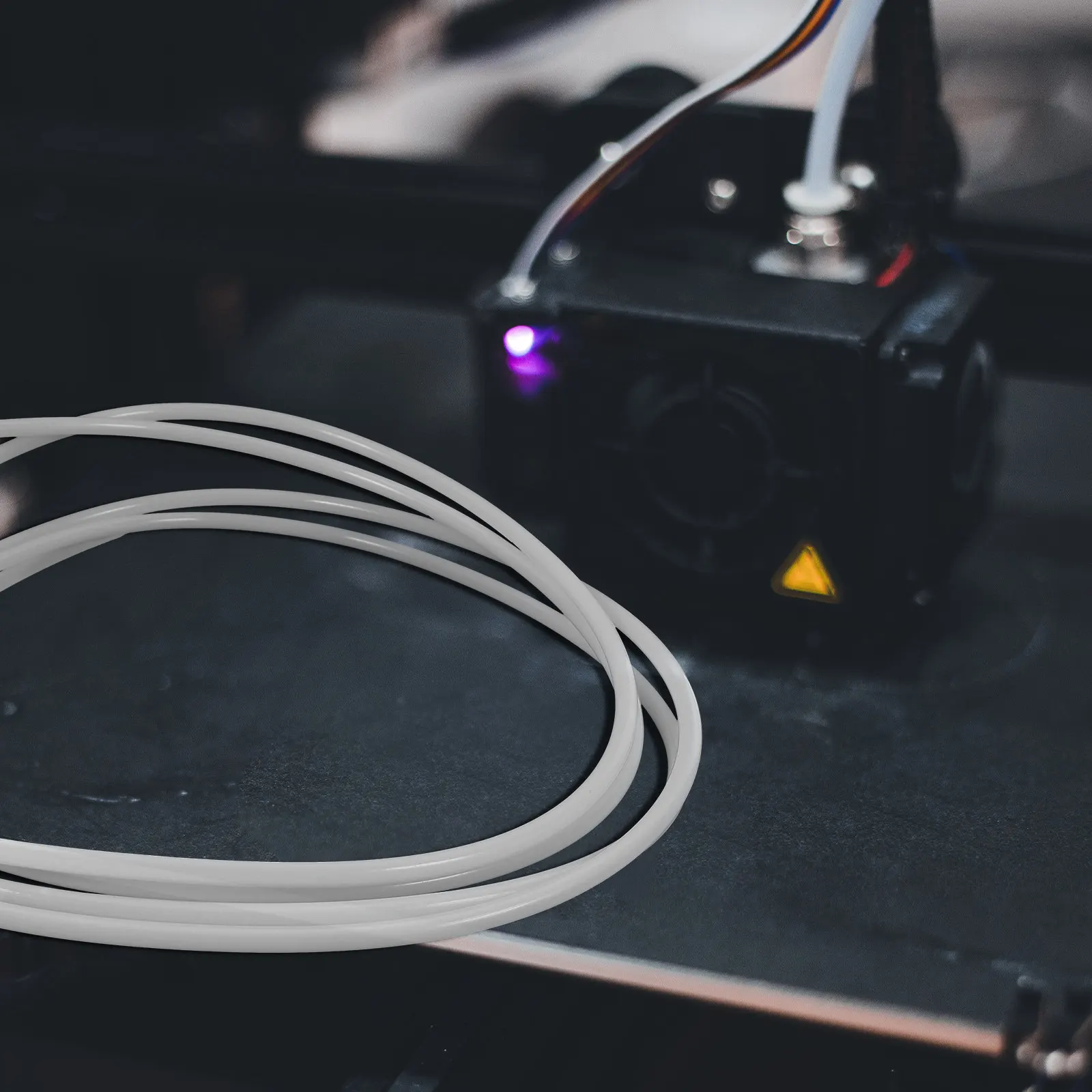 

Трубка для 3D-принтера из ПТФЭ, 2 м, совместима с филаментом 1,75 мм, термостойкая, износостойкая, надежная трубка для экструдера