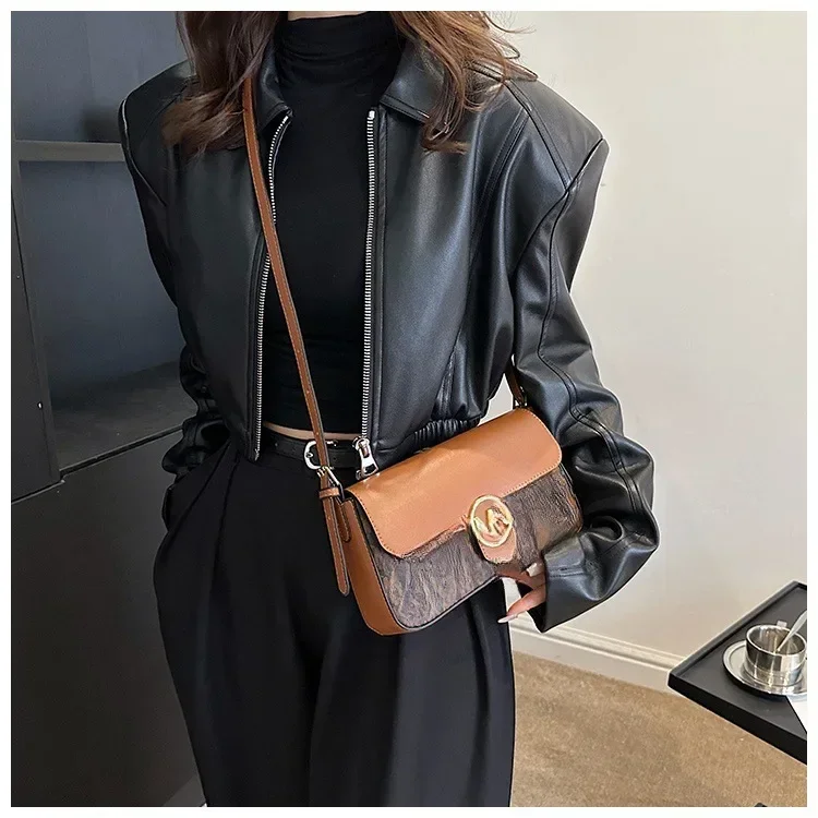 2024 New Women's Bags, Fashionable and Versatile Single Shoulder Crossbody Bag, Armpit Bag, Handheld Small Square Bag