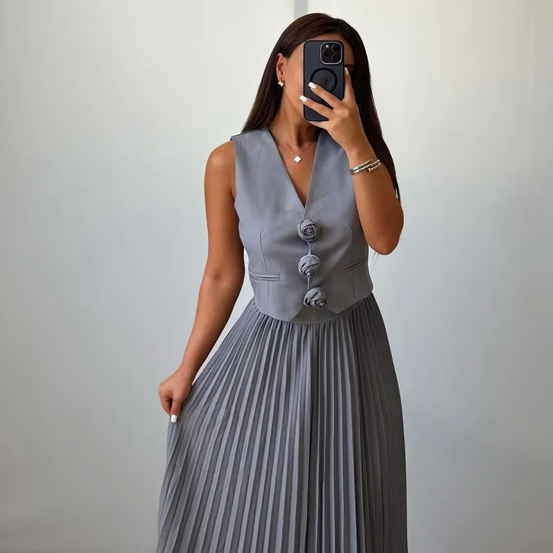 

2025 new suit for women summer sleeveless vest heavy industry half-body pleated long skirt two-piece club clothing Vestidos