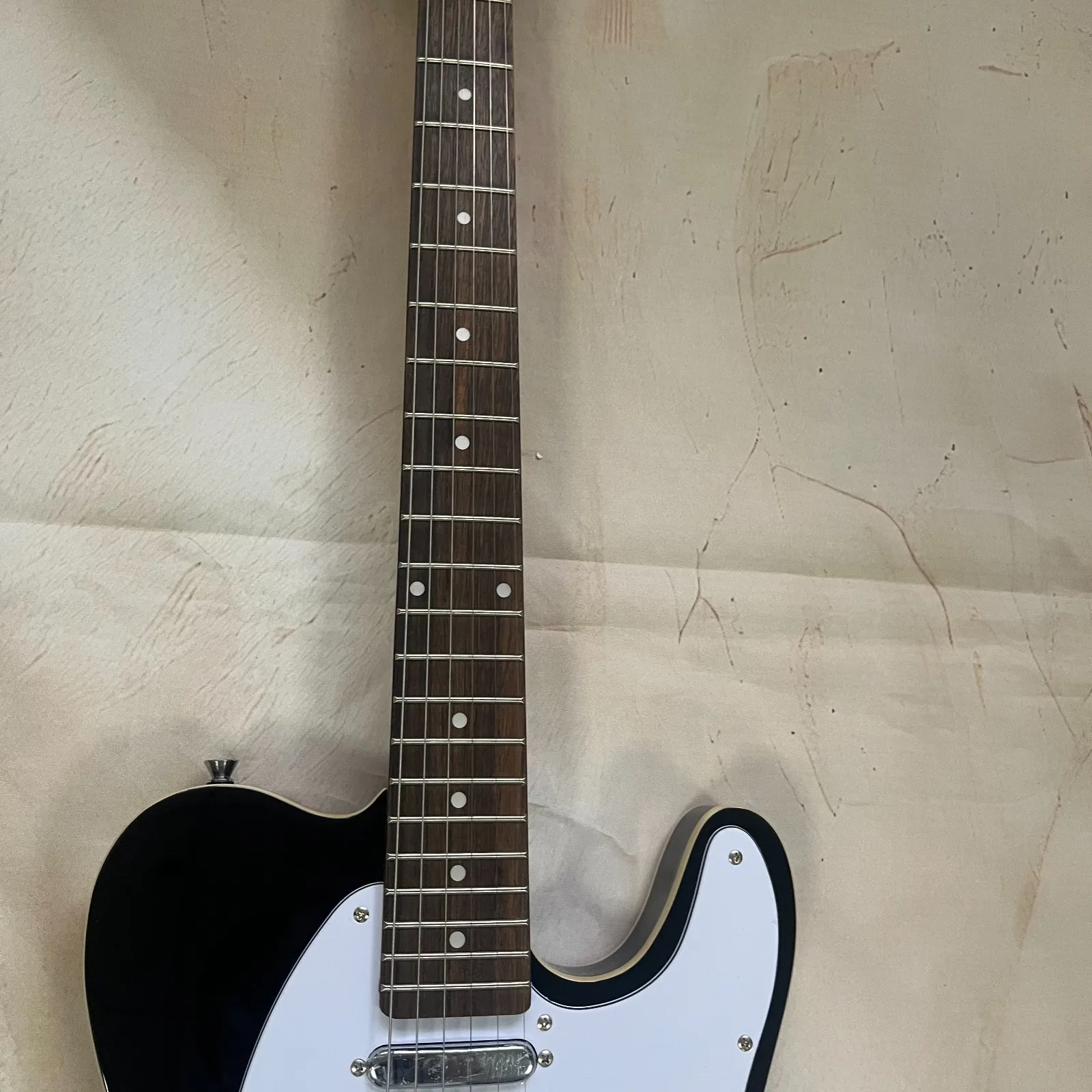 

Гитара на заказ 2025 года, белая накладка из палисандра, гриф