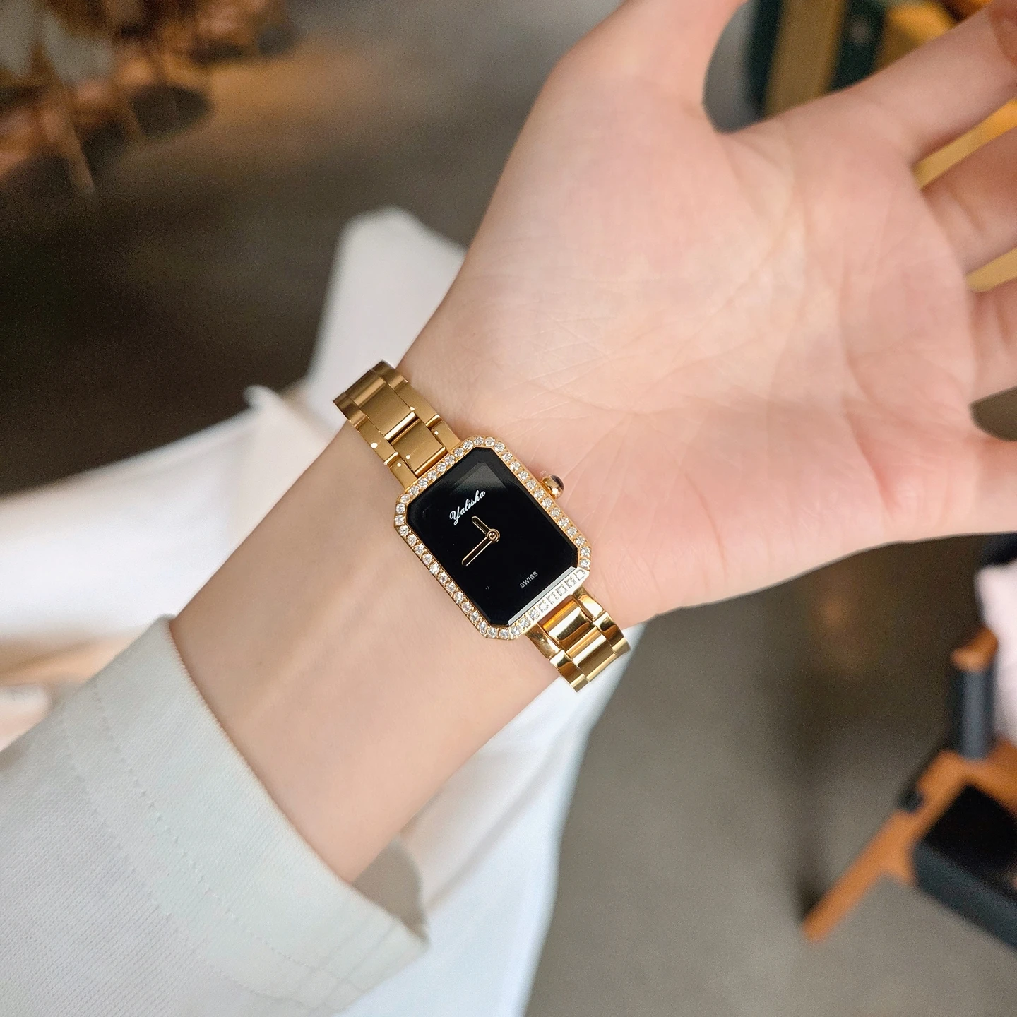 

2026 New Fashion Women's Watch Square Dial with Rhinestone Bezel Waterproof Luxury Women's Watch Business Dress Wristwatch