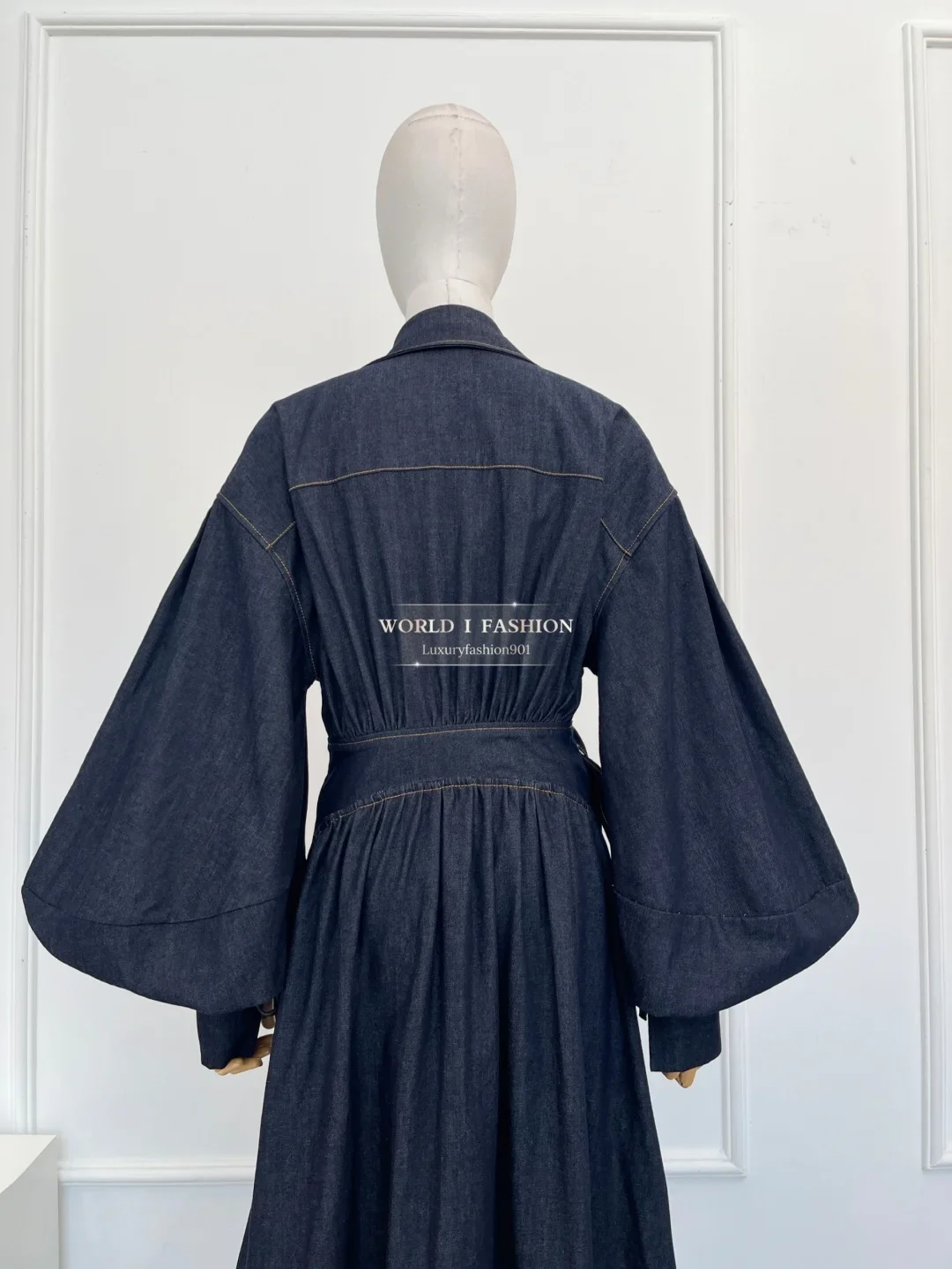 2025 موضة جديدة الوردي الأخضر الأزهار أكمام عارية الذراعين فستان ميدي الأزرق الداكن كم طويل الدنيم #6