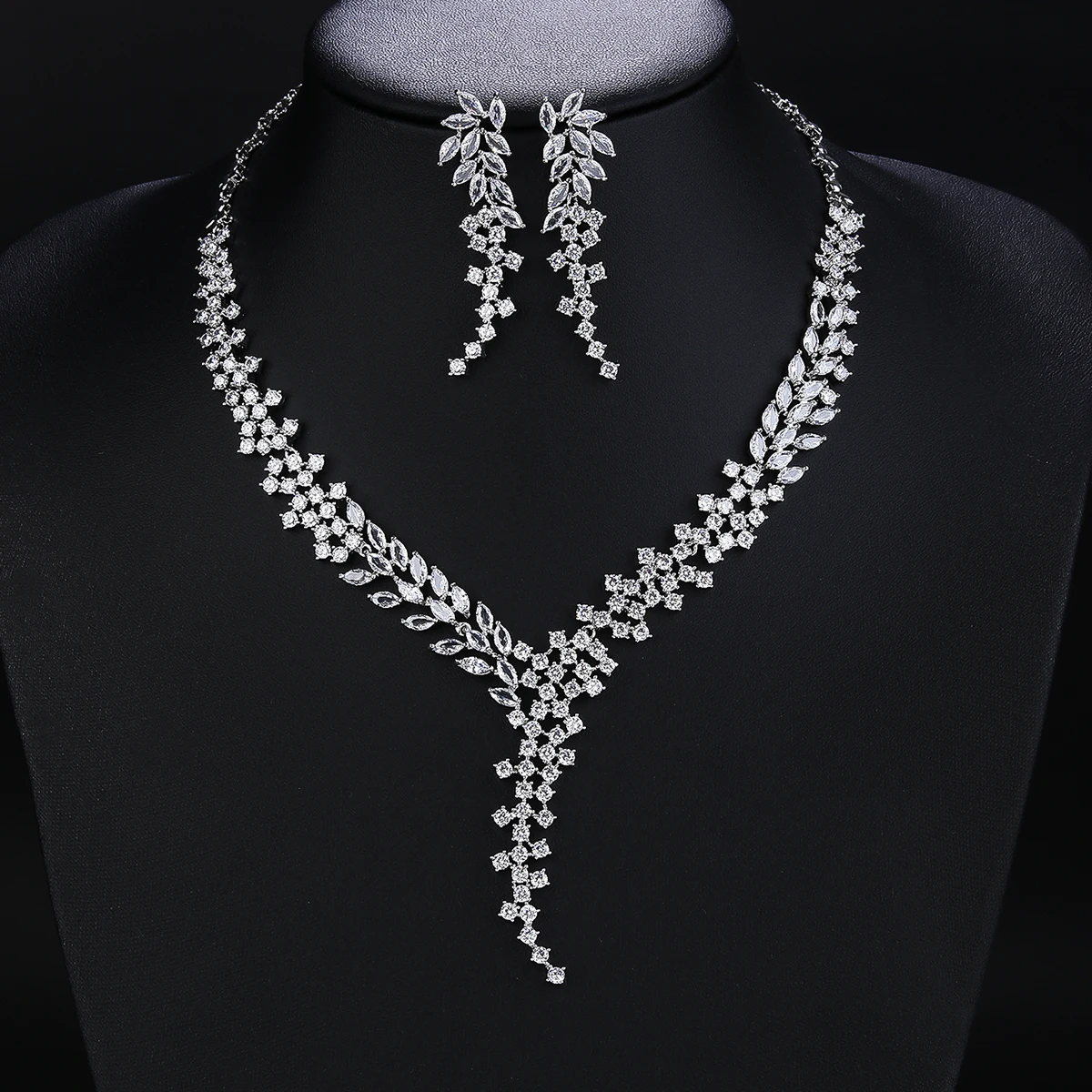 

Luxury Bridal Jewelry Set Gorgeous Cubic Zirconia Ladies Party Wedding Necklace And Earrings Set CN10327