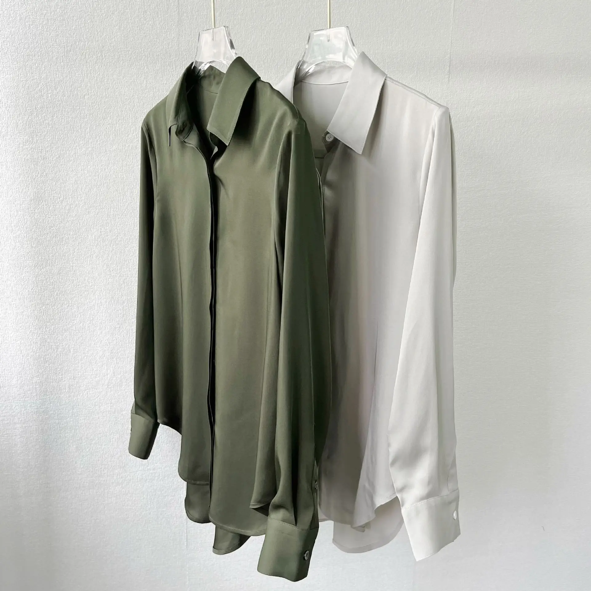 

2025 Spring/Summer Fashionable Commuter Style Pointed Collar Shirt For Women