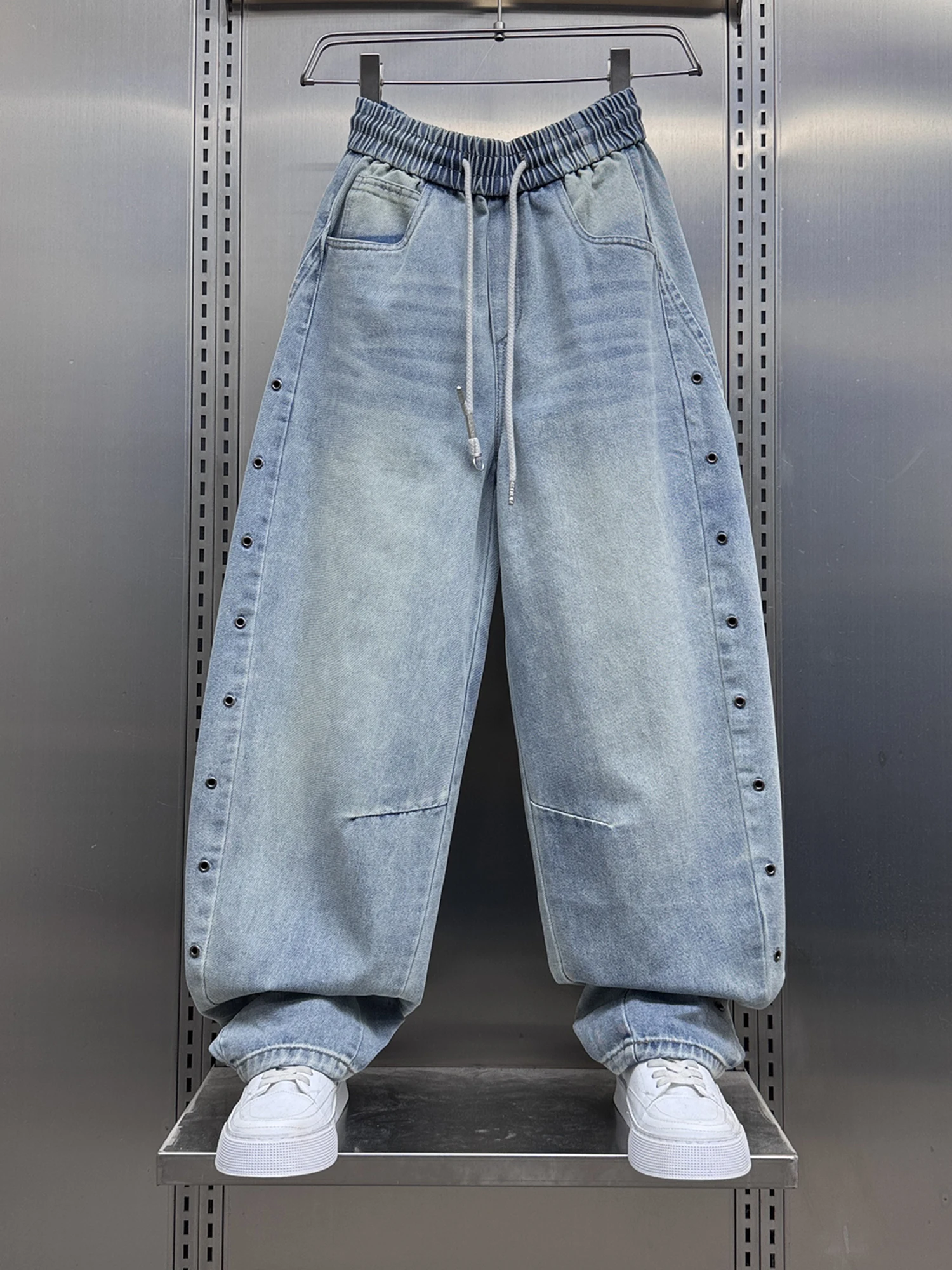 

Мужские джинсы прямого кроя с декоративными вставками и пуговицами, светло-голубые, в американском стиле, модный бренд, весна 2026, длинные брюки в уличном стиле