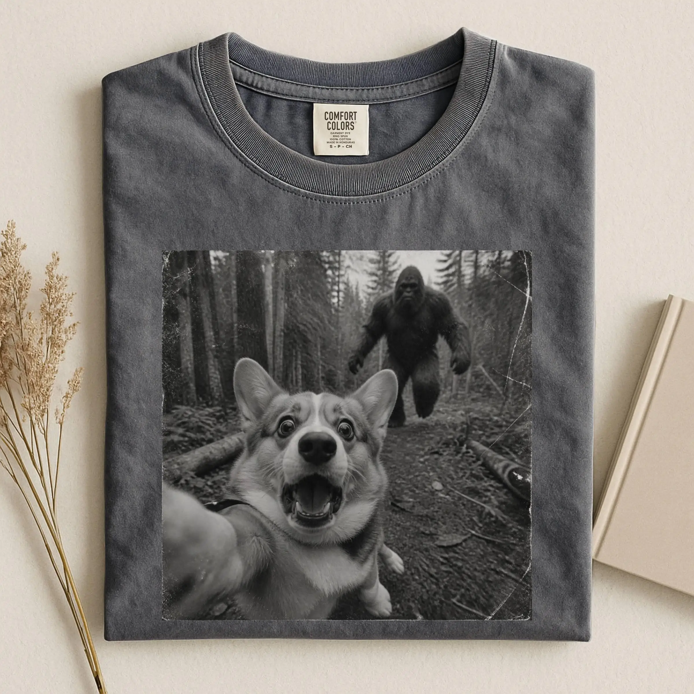 Funny Corgi T-Shirt, Bigfoot and 90s Dog Meme Gifts Cute and Funny Printed Pattern, A Gift for Your Partner or Friend