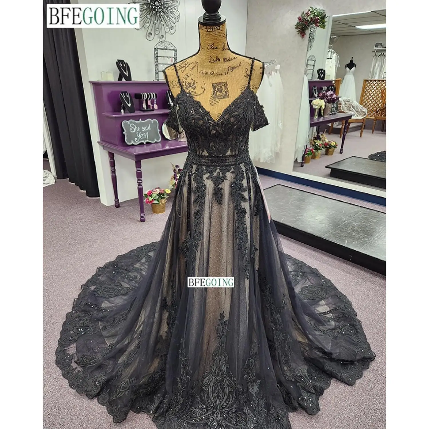 Black Lace V-Neck A-Line Wedding Dresses Chapel Train Customized  Made Floor-Length Bridal Gowns Sleeveless Beading