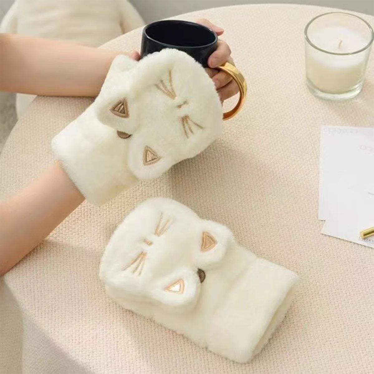 قفازات قطيفة لطيفة على شكل قطة للنساء على الطراز الكوري للشتاء بدون أصابع، نمط قابل للطي لركوب الدراجات في الهواء الطلق، ملحقات دافئة سميكة مقاومة للرياح