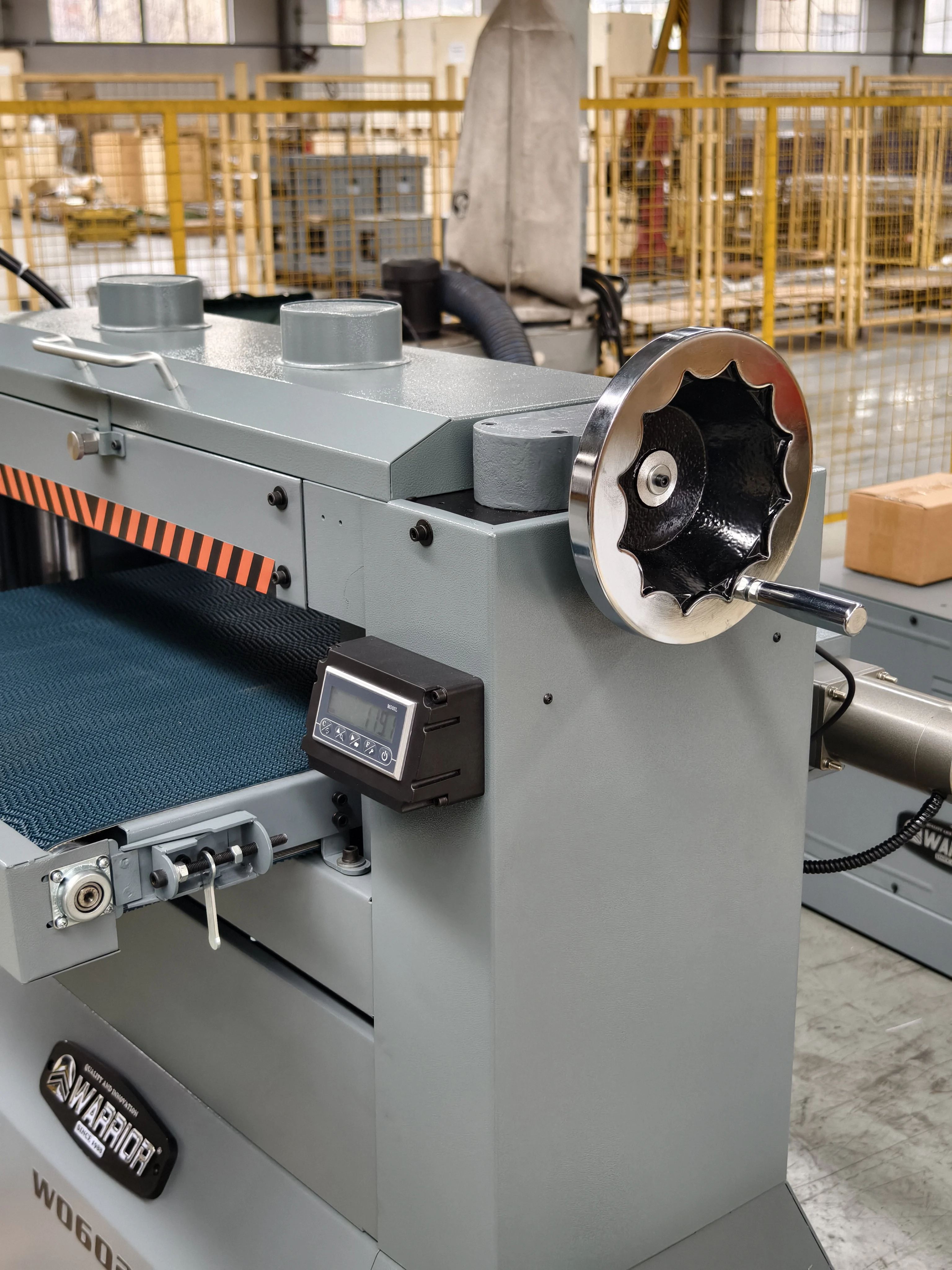 STR W0602 6 Polegadas 660mm Máquina de lixadeira de tambor de rolo duplo para carpintaria para piso de madeira e polimento