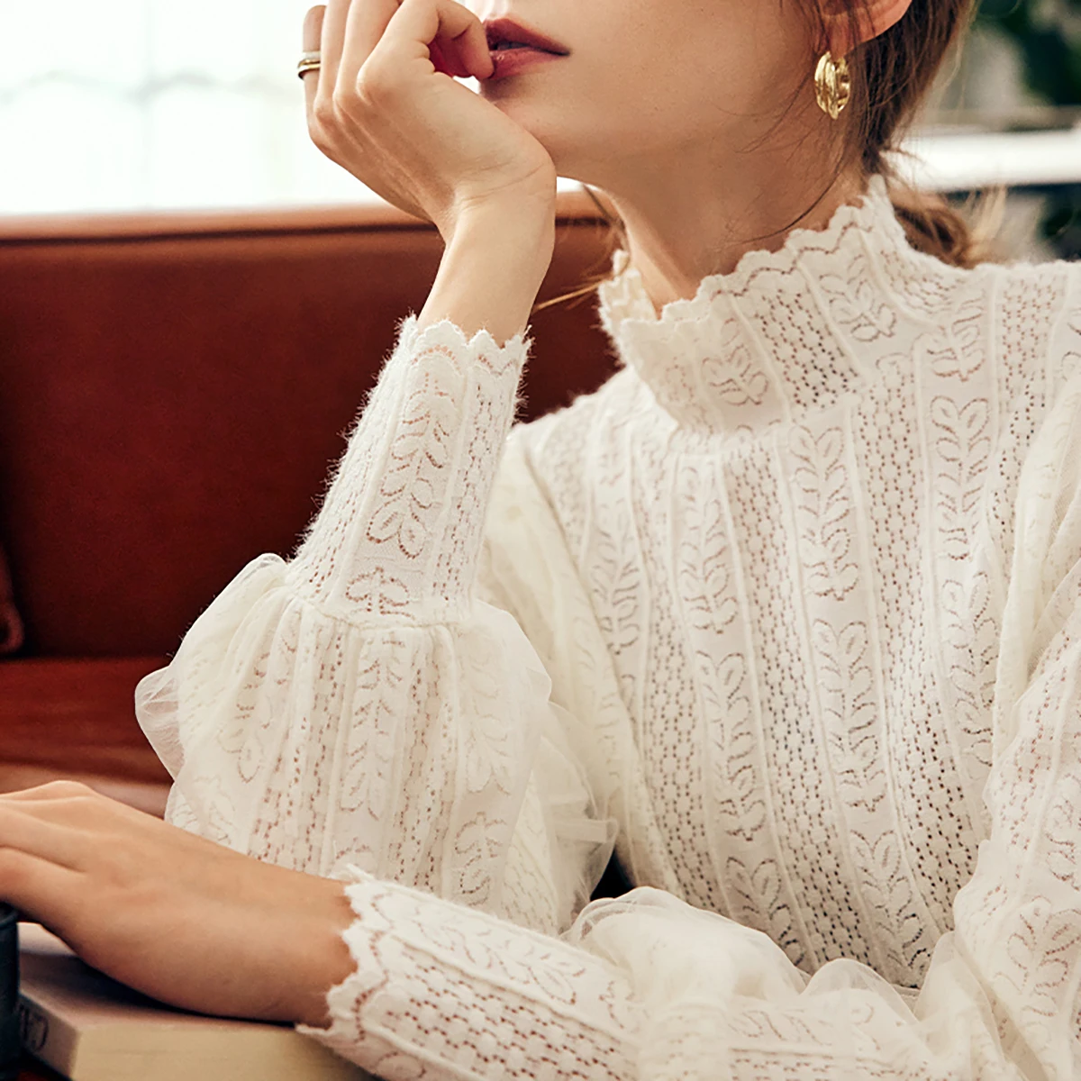 OLrain French Semi-turtleneck Lace Shirt Women's Spring 2025 New Retro Flocking Bottoming Top N57CX66938