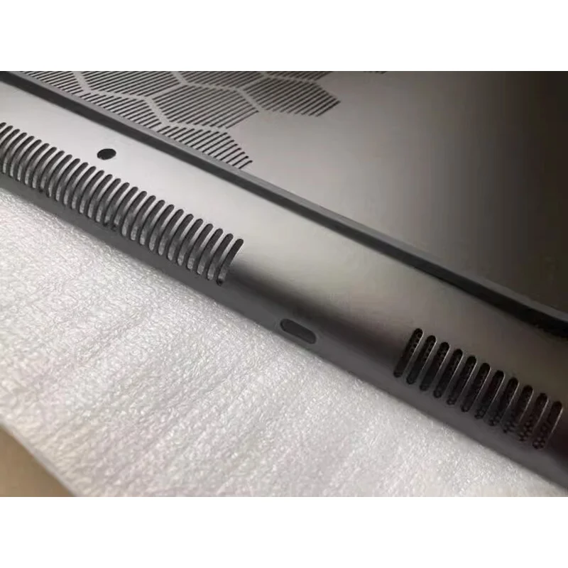 Neue untere D-Abdeckung für Dell Alienware M18 R1 Laptop 0408t3 408t3