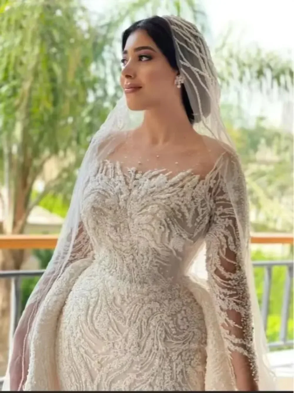 Elegant Mermaid Lace Bead Embroidery Women's Wedding Dress Sexy Long Sleeve Ball Bridal Dress With Detachable Tail Customized