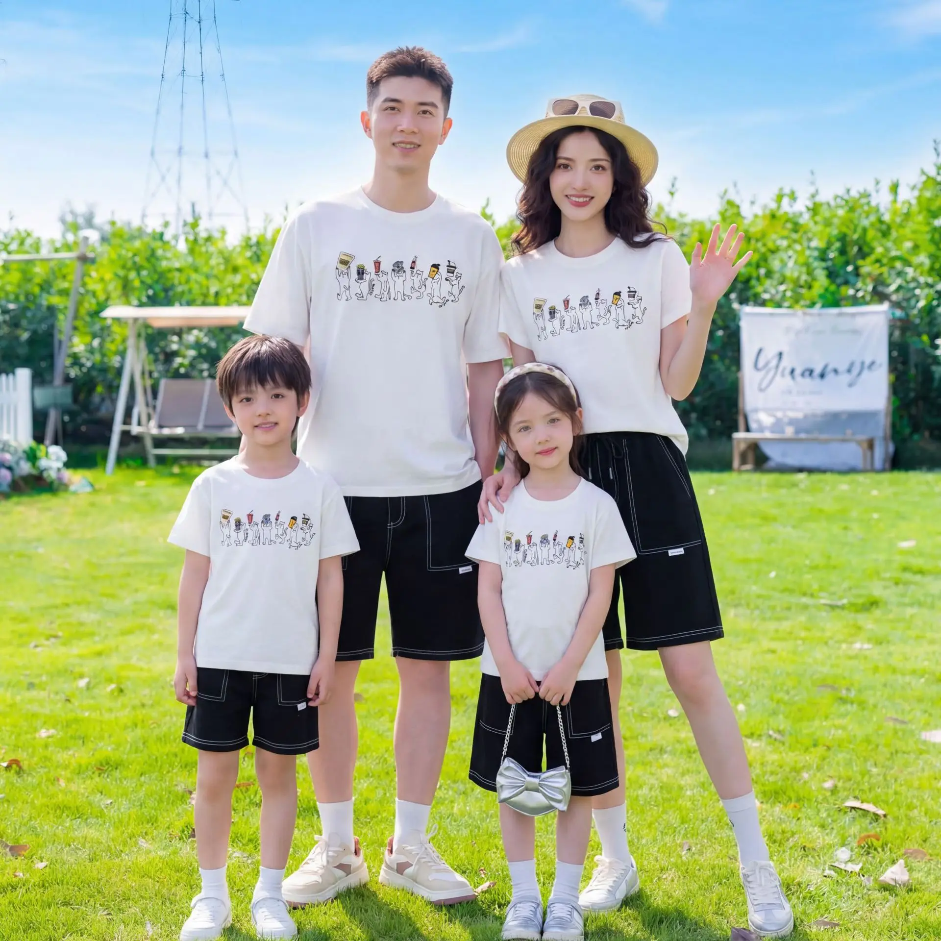 

2026 Summer Cute Cartoon T-shirt & Shorts Family Matching 3P Set Mom Dad Kids Casual Daily Outfits Beach Vacation Clothes