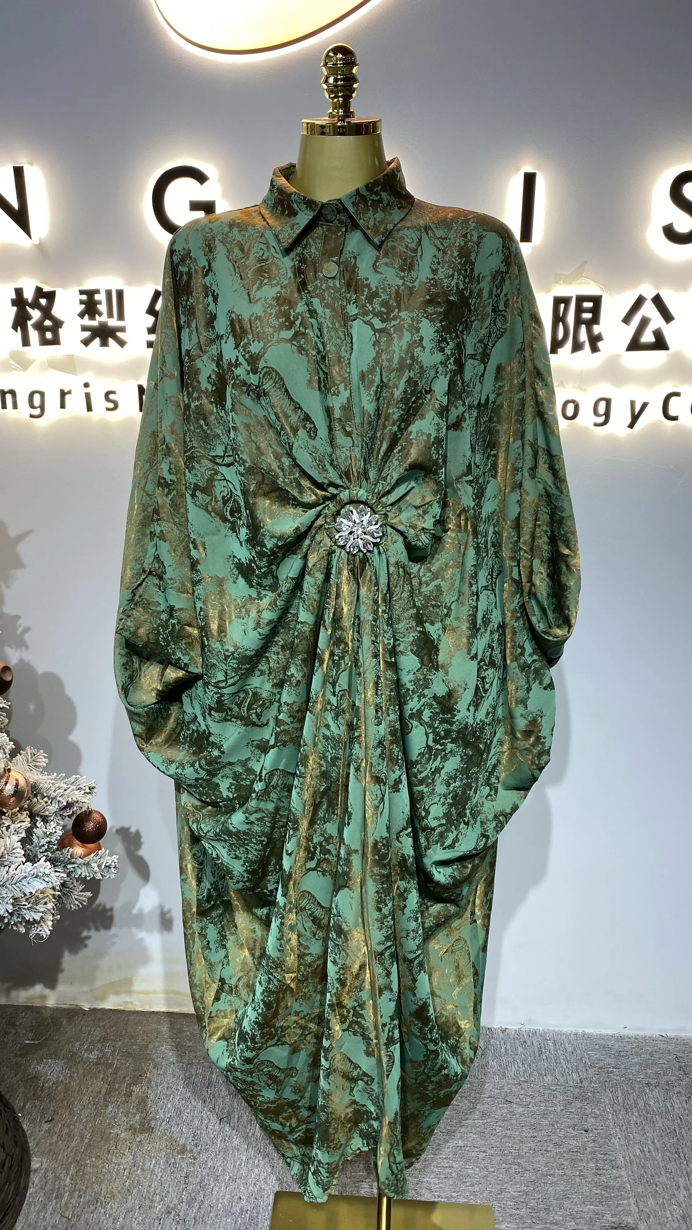 

Elegant embroidered beaded Jalabia party robe, mid-length, Kaftan fashion design-GZXX459