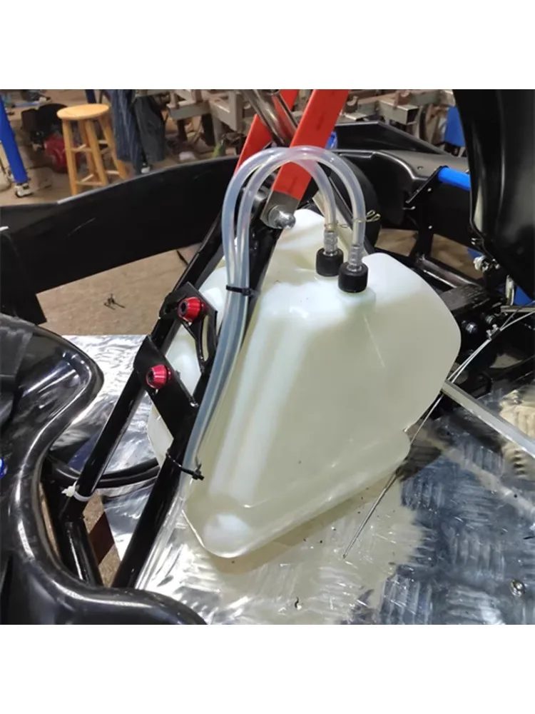 Go-Kart-Zubehör, Wettbewerbsbereich, Go-Kart, spezieller 8-Liter-Kraftstofftank aus Kunststoff, modifizierter Gleitschirm-Fallschirm-Kraftstofftank