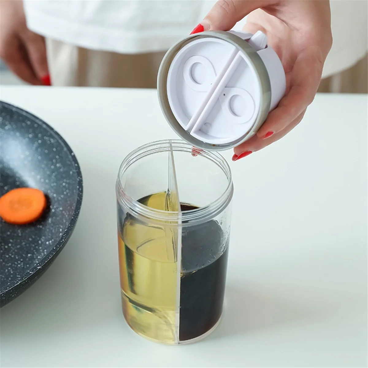 A44U Rotating Two-in-One Seasoning Bottle Leak-Proof Oil Bottle Soy Sauce Bottle Storage Container Kitchen Storage Box