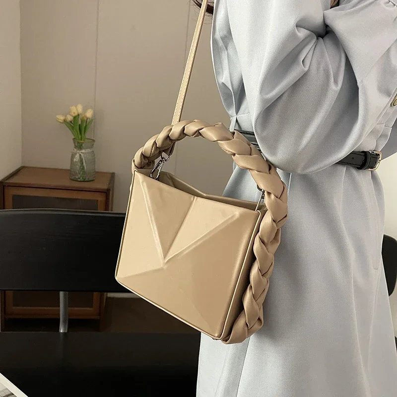 High Quality PU Design Shoulder Bags Solid Simplicity Triangle Square Hand 2024 Hot Sale Bags for Women Trend New Versatile