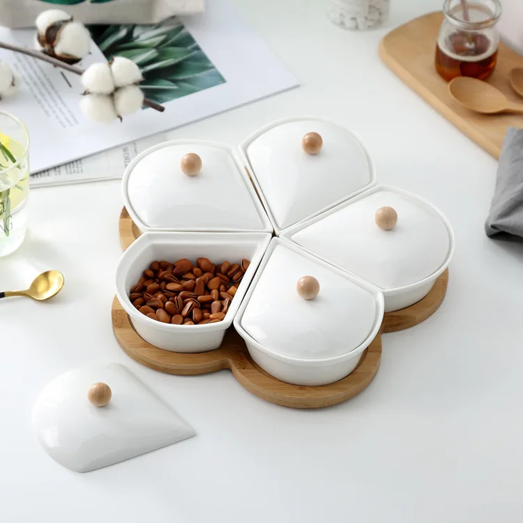 Creative ceramic candy, dried fruits, snack tray, living room family platter, personalized partition with lid, dustproof