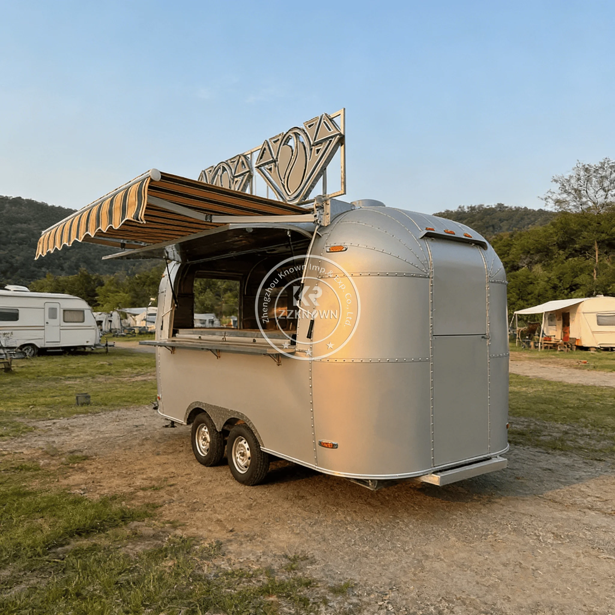 

Mobile Coffee Bar Trailer Burger Hot Dog Fast Food Catering Trailer Mobile Pizza Food Truck with Full Kitchen