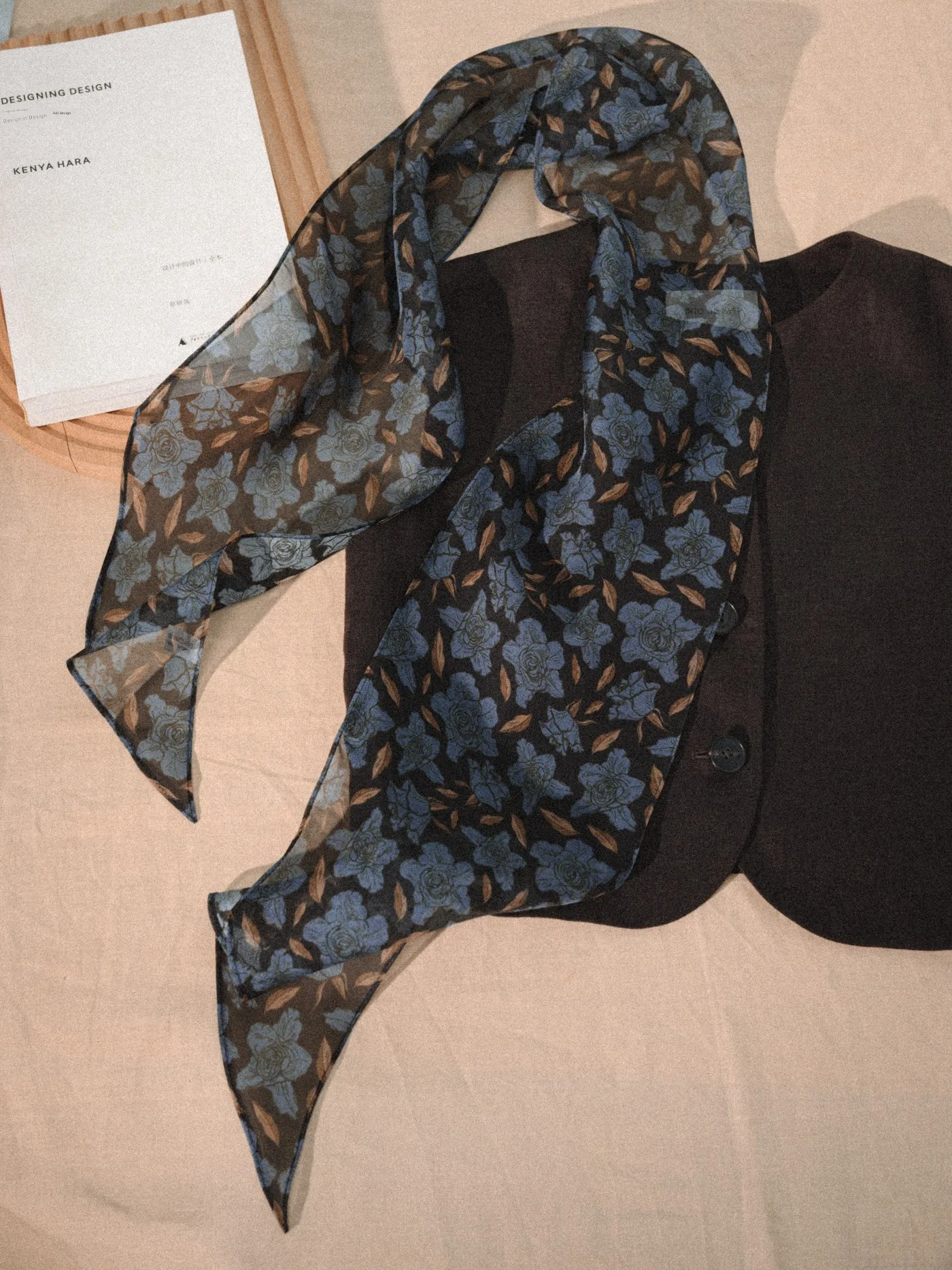 

GOTAN Dark Night Rose 100% Silk Black Bottom Blue Rose Scarf Elegant Commuting Hairband Flowing Ribbon British Style