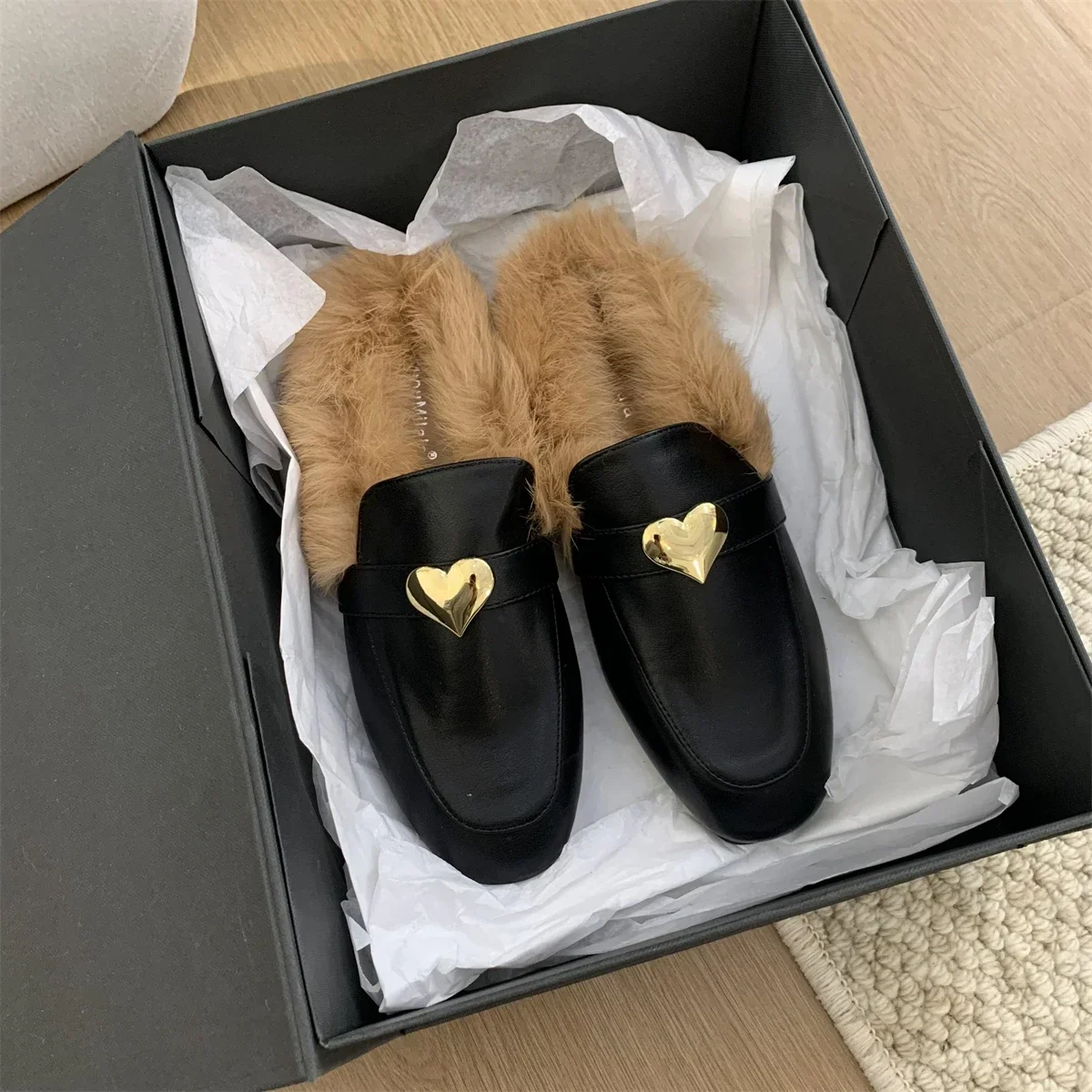 Flat Heel Plush Shoes Women Fur Slippers Adults Flock Cover Toe Slides Loafers Fashion Round Toe Slip On Mules Shoes Leisure