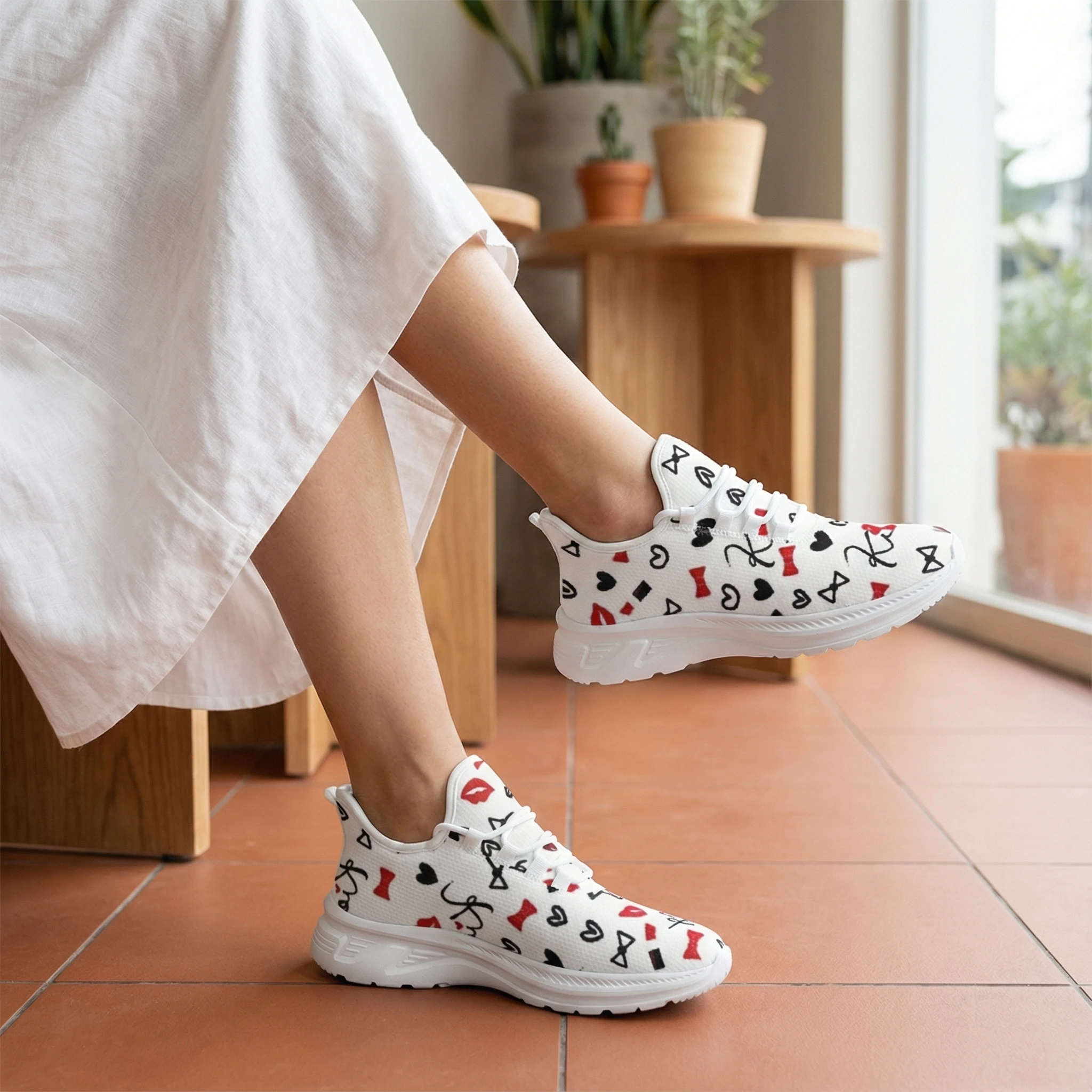

Women's casual sneakers, stylish and comfortable casual sneakers with couple prints, perfect as a Valentine's Day gift.