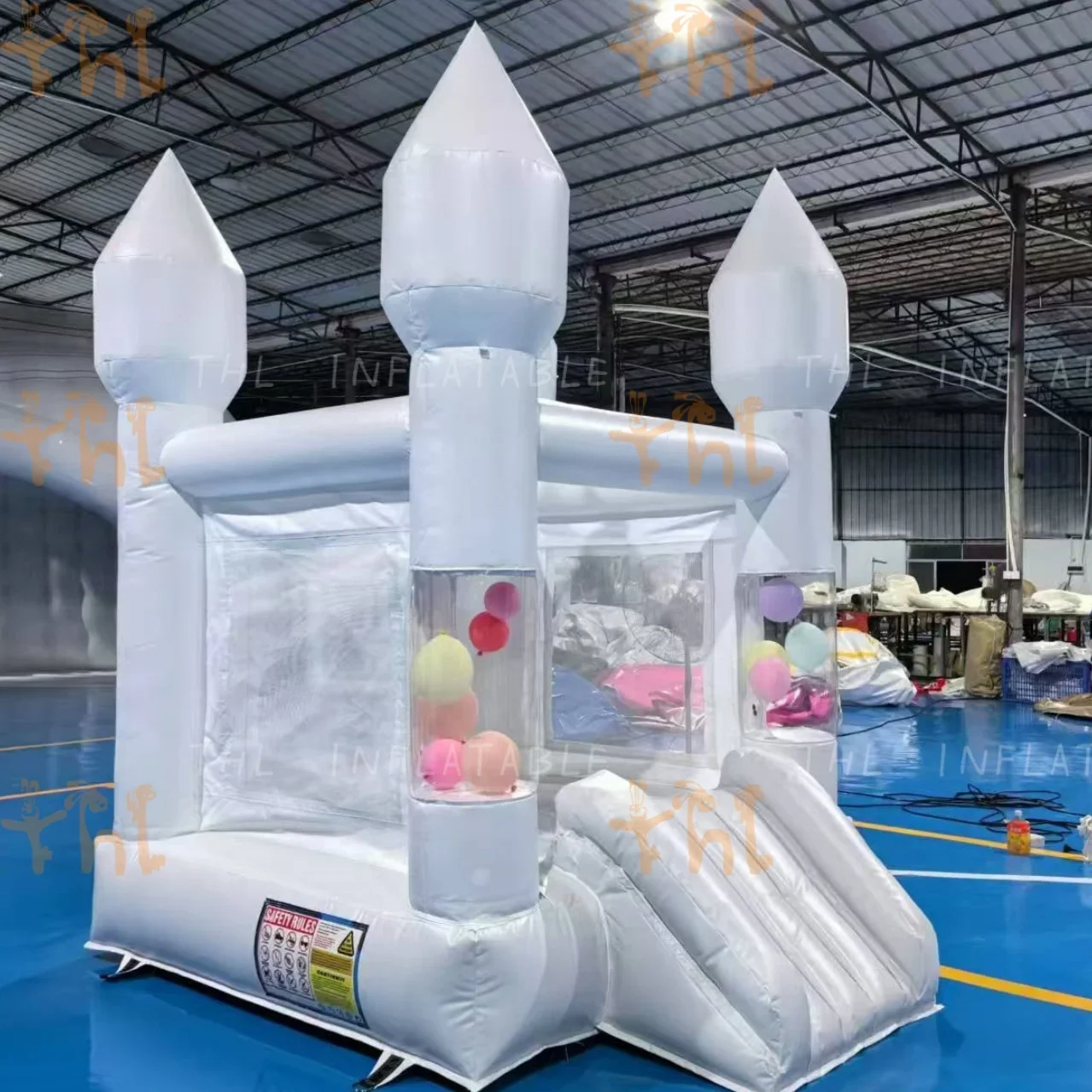 Castillo inflable blanco pequeño vendedor caliente de la casa del salto blanco del partido del PVC para la boda con el soplador