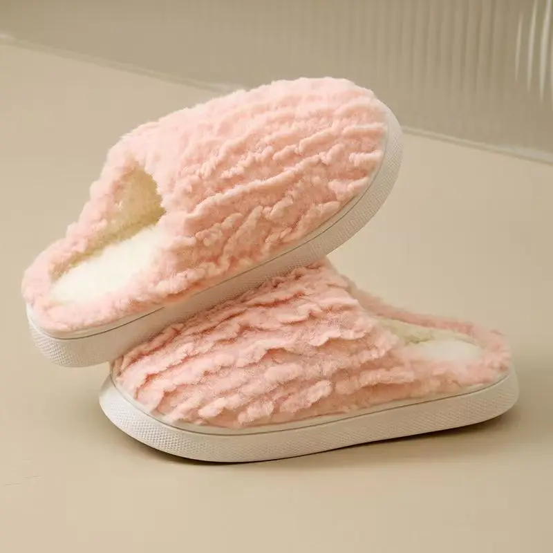 2026 Winter plush slippers for women suitable for indoor use with soft sole quiet cute simple design and good warmth retention