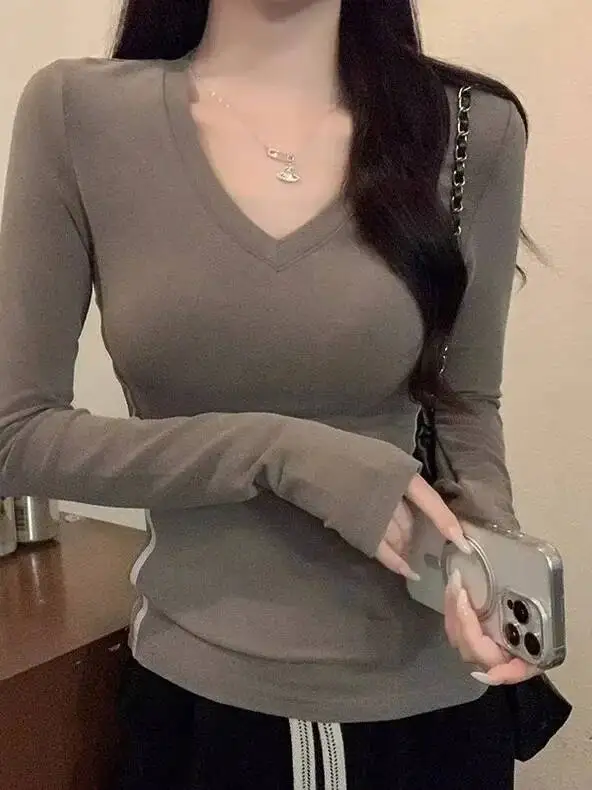 

Новая женская футболка с V-образным вырезом и длинным рукавом, осень-зима 2026, в стиле Spicy Girl, с завышенной талией, однотонная, приталенная, повседневная, универсальная, SOFR