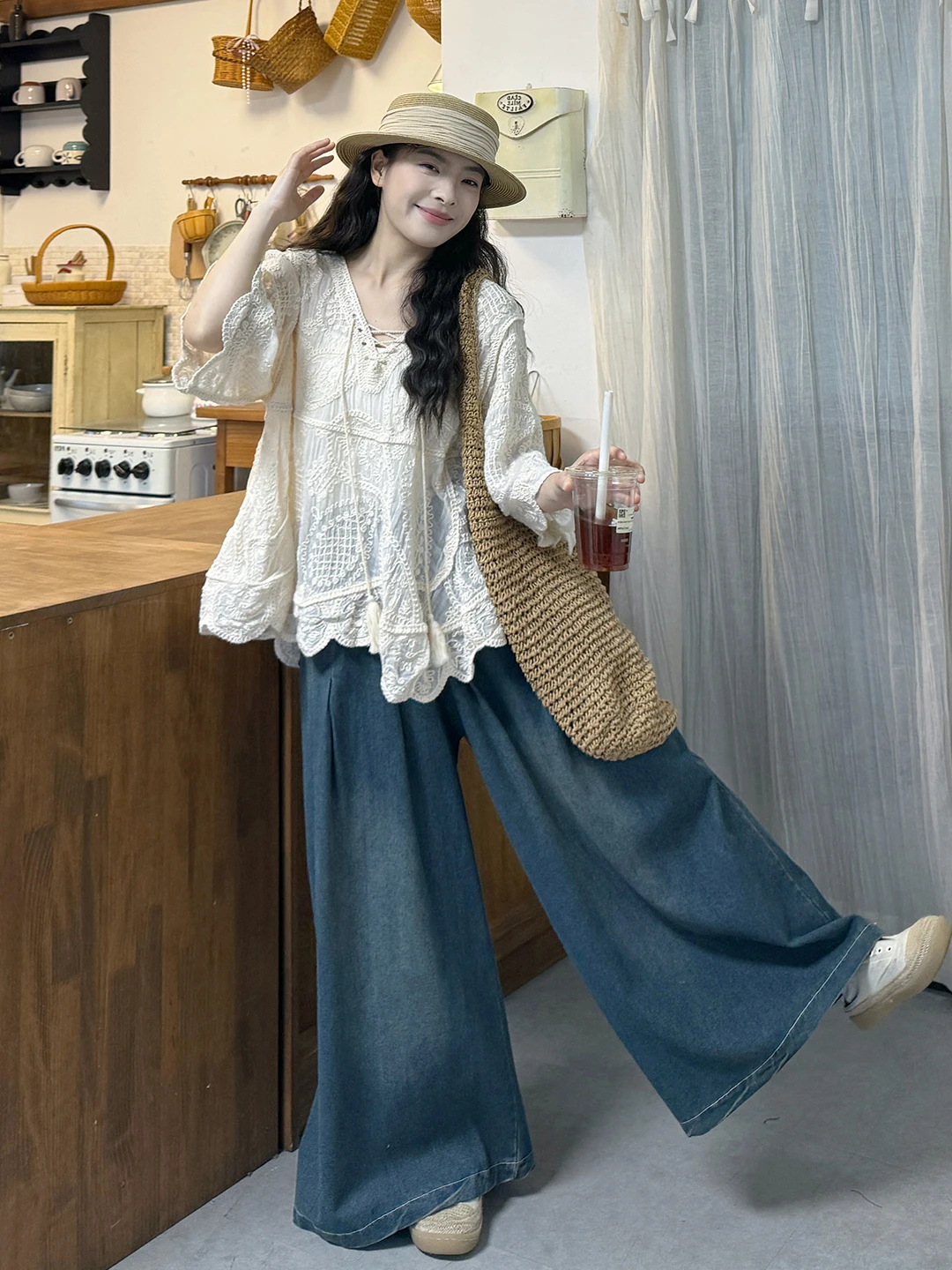

plus Size Women's Summer Loose Slimming Two-Piece Set with Lace Hook-Embroidered Top And Wide-Leg Jeans Korean Style Casual O...