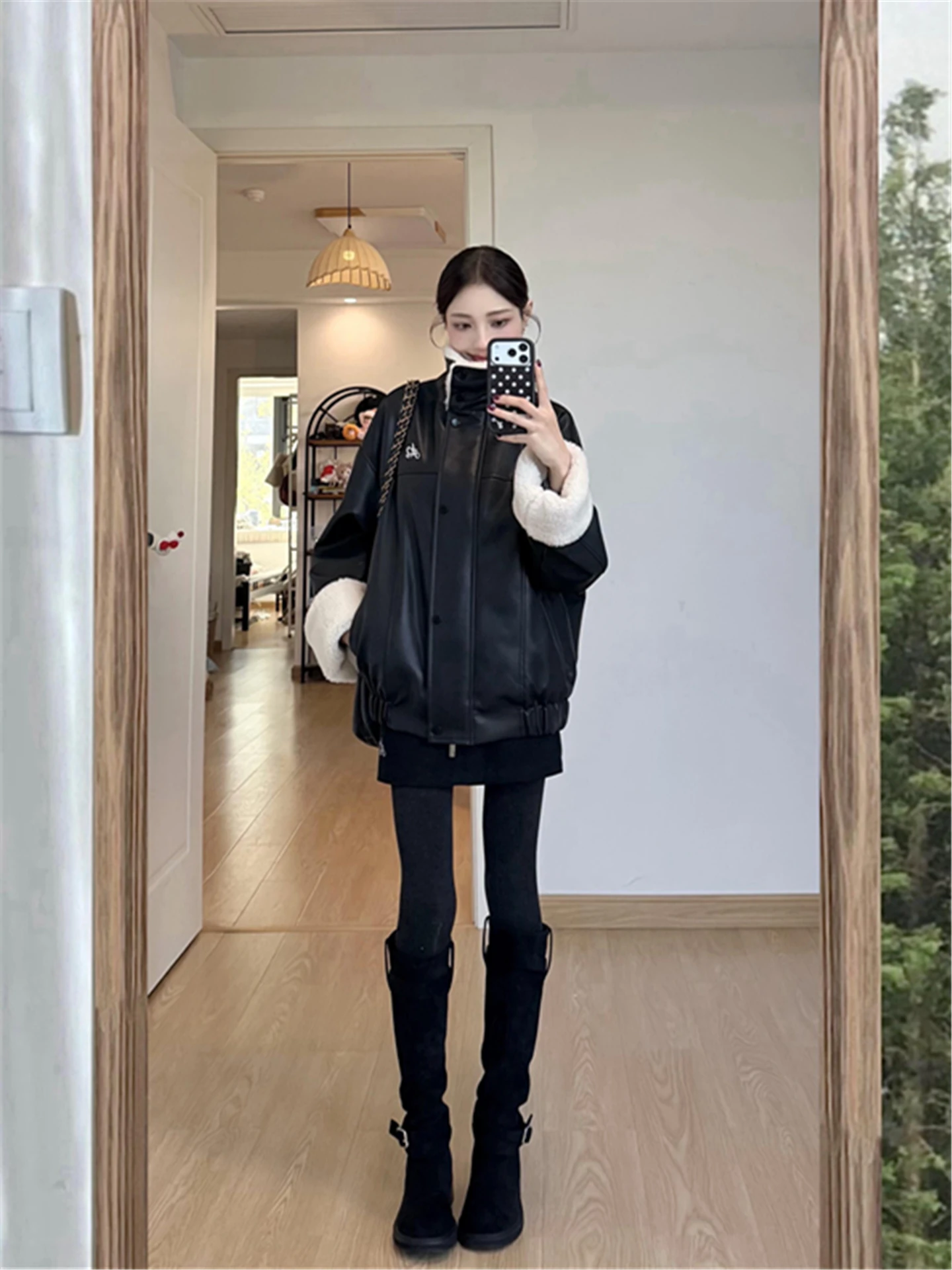

Retro American Lamb Fur Jacket Women's Winter Loose Thickened Warm Black Motorcycle Leather Coat Long Sleeve Zipper Closure