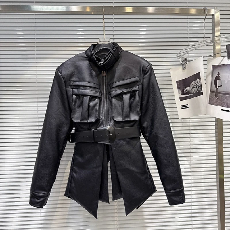 Jaqueta de Couro PU Feminina Nova Coleção Inverno, Estilo Workwear com Cinto e Bolsos, Cintura Marcada, Cor Sólida, Moda Urbana, Casaco de Algodão de Comprimento Médio