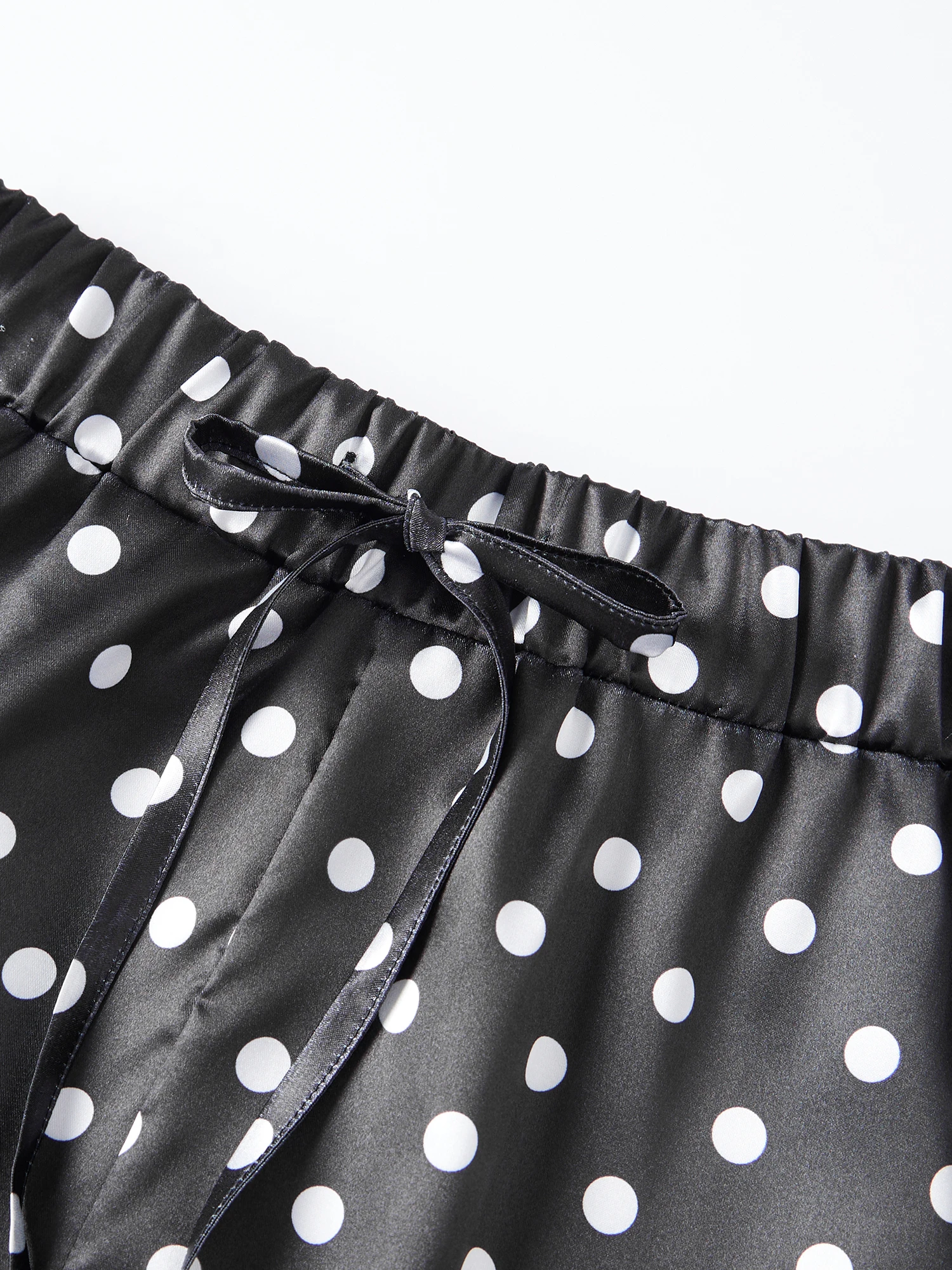 

Женская мини-юбка с цветочным принтом и рюшами по подолу для повседневных прогулок, пляжных отдыха и летних мероприятий