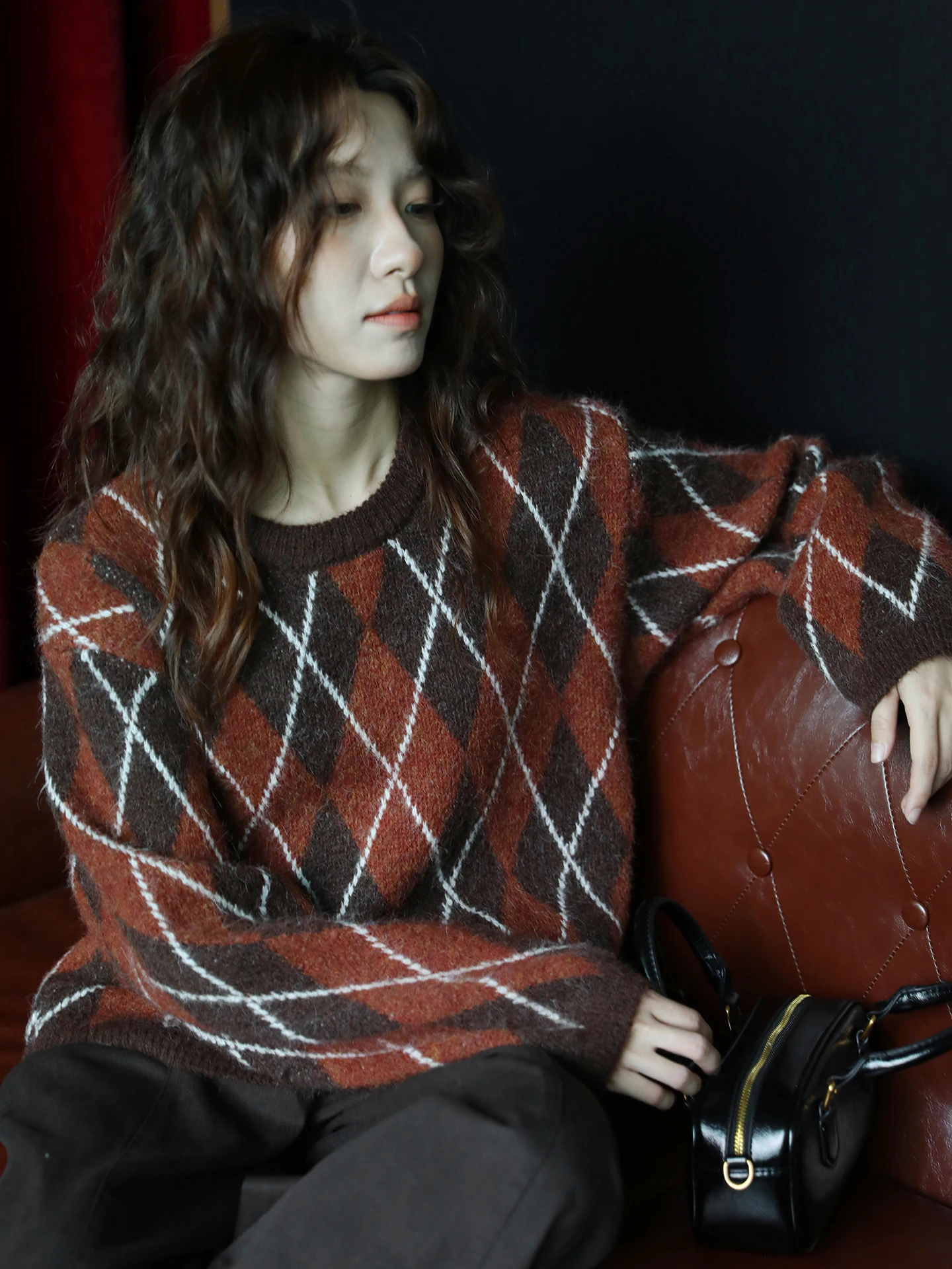 

Женский вязаный свитер свободного кроя с геометрическим узором в стиле ретро, осенне-зимняя верхняя одежда, повседневный топ с круглым вырезом и длинными рукавами