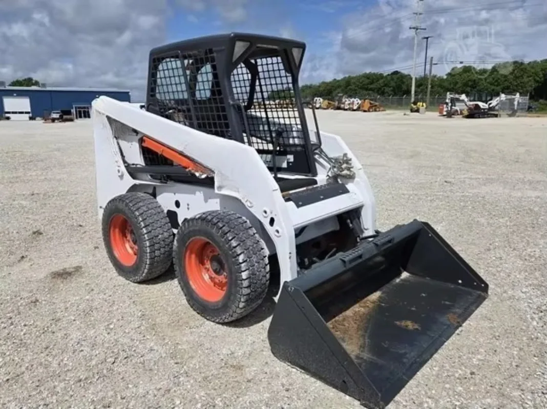 Reinforced Chassis Skid Steer Loader Thick Lifting Arm High Lifting Height Farm High Stacking Cargo Handling Municipal