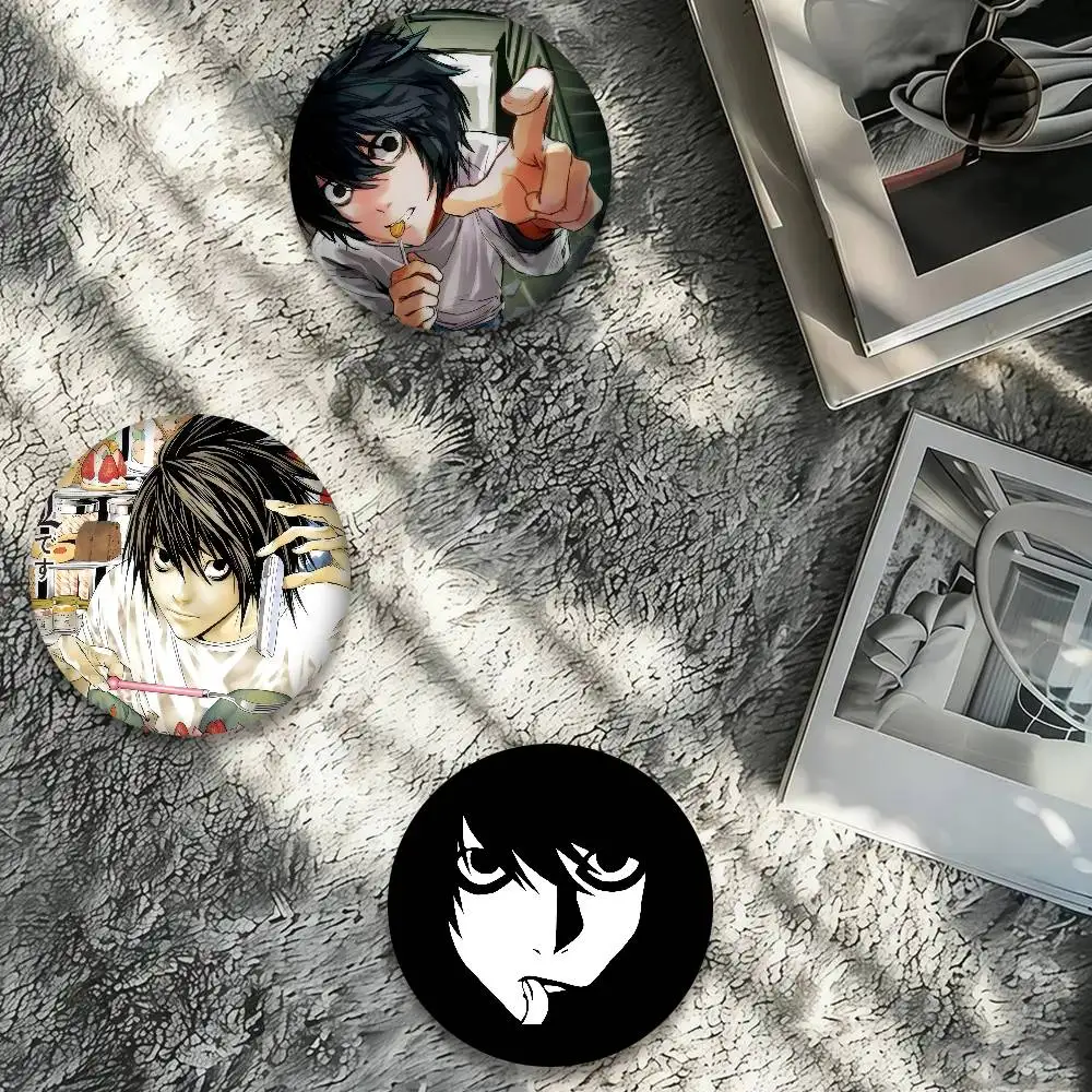 Anime Death Note L Kreative Weiche Anstecknadeln aus Weißblech mit Tiermotiven, Broschen, Reversnadeln, Rucksack-Abzeichen, Accessoires